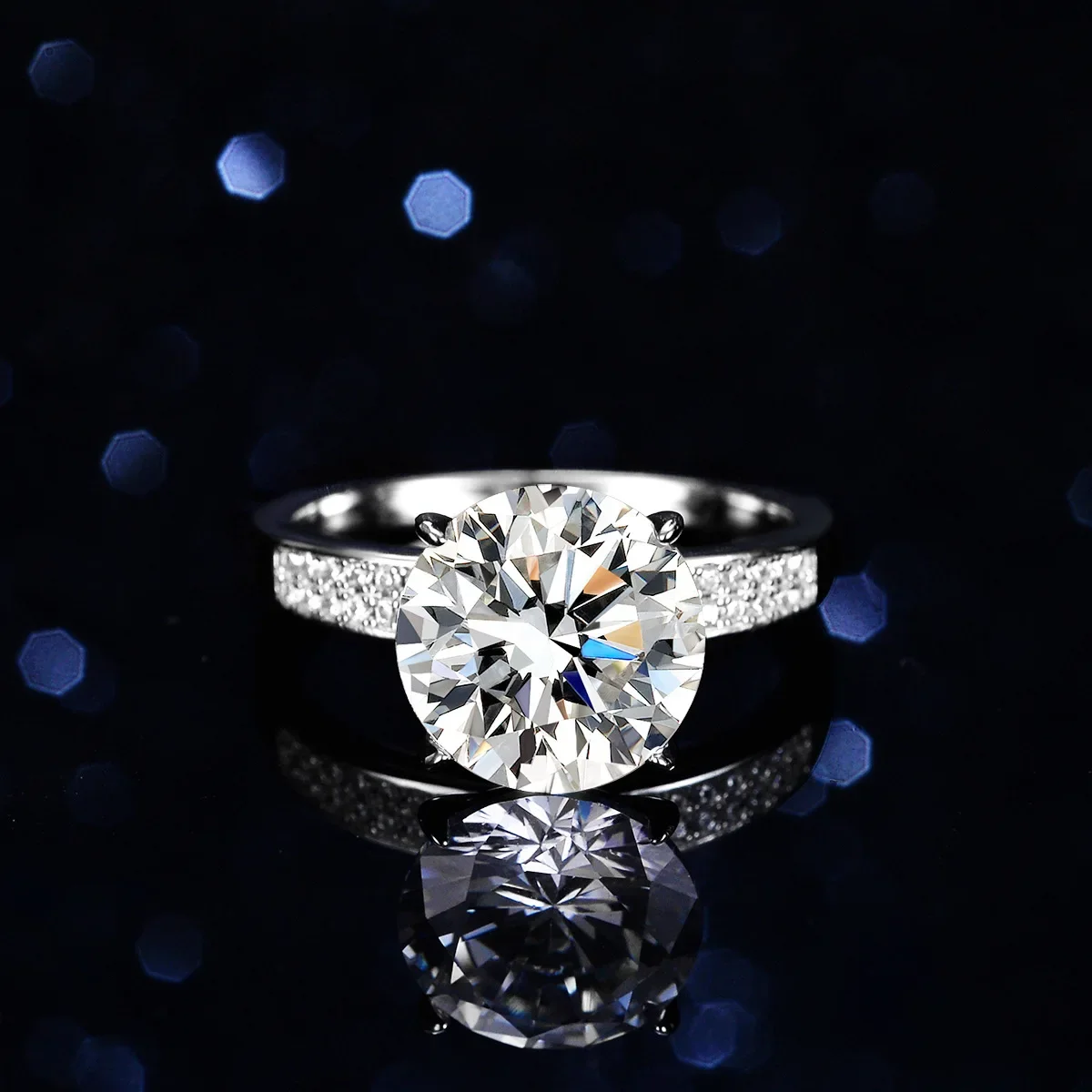 Lumira Classic Four-Prong Pigeon Egg Wedding Band Luxury Jewelry 5 Carat Moissanite Women's Double-Row Diamond-studded Ring
Lumira Classic Four-Prong Pigeon Egg Wedding Band Luxury Jewelry 5 Carat Moissanite Women's Double-Row Diamond-studded Ring
