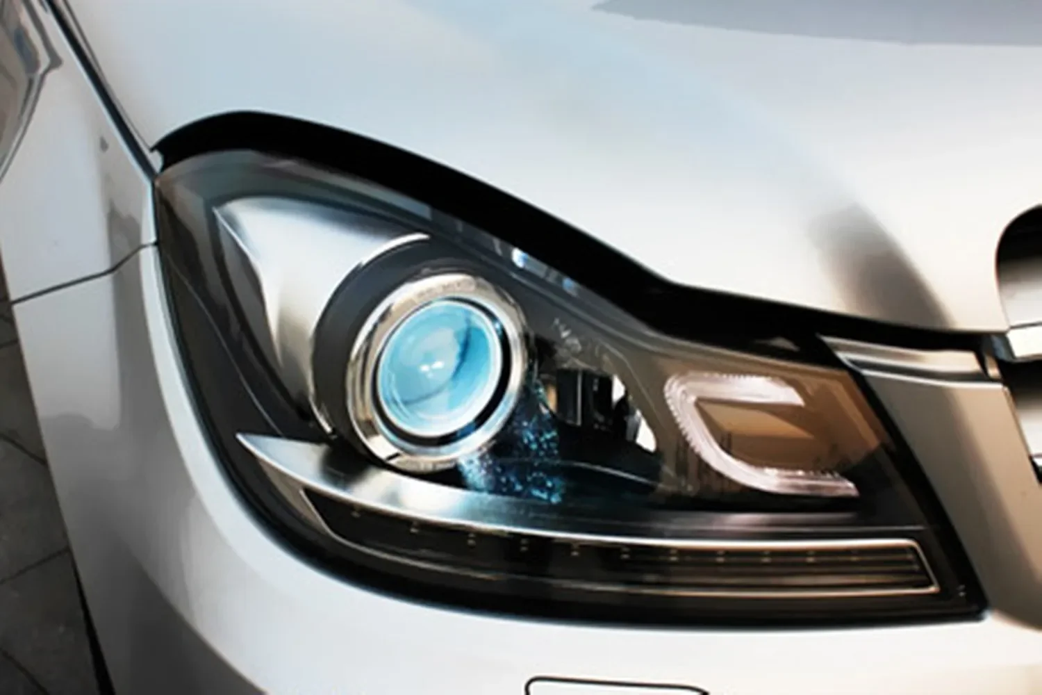 Светодиодные ксеноновые фары HID для Mercedes-Benz C Class W204 C180C200 11-14 Angel Eyes DRL дневные ходовые огни с указателем поворота
Светодиодные ксеноновые фары HID для Mercedes-Benz C Class W204 C180C200 11-14 Angel Eyes DRL дневные ходовые огни с указателем поворота