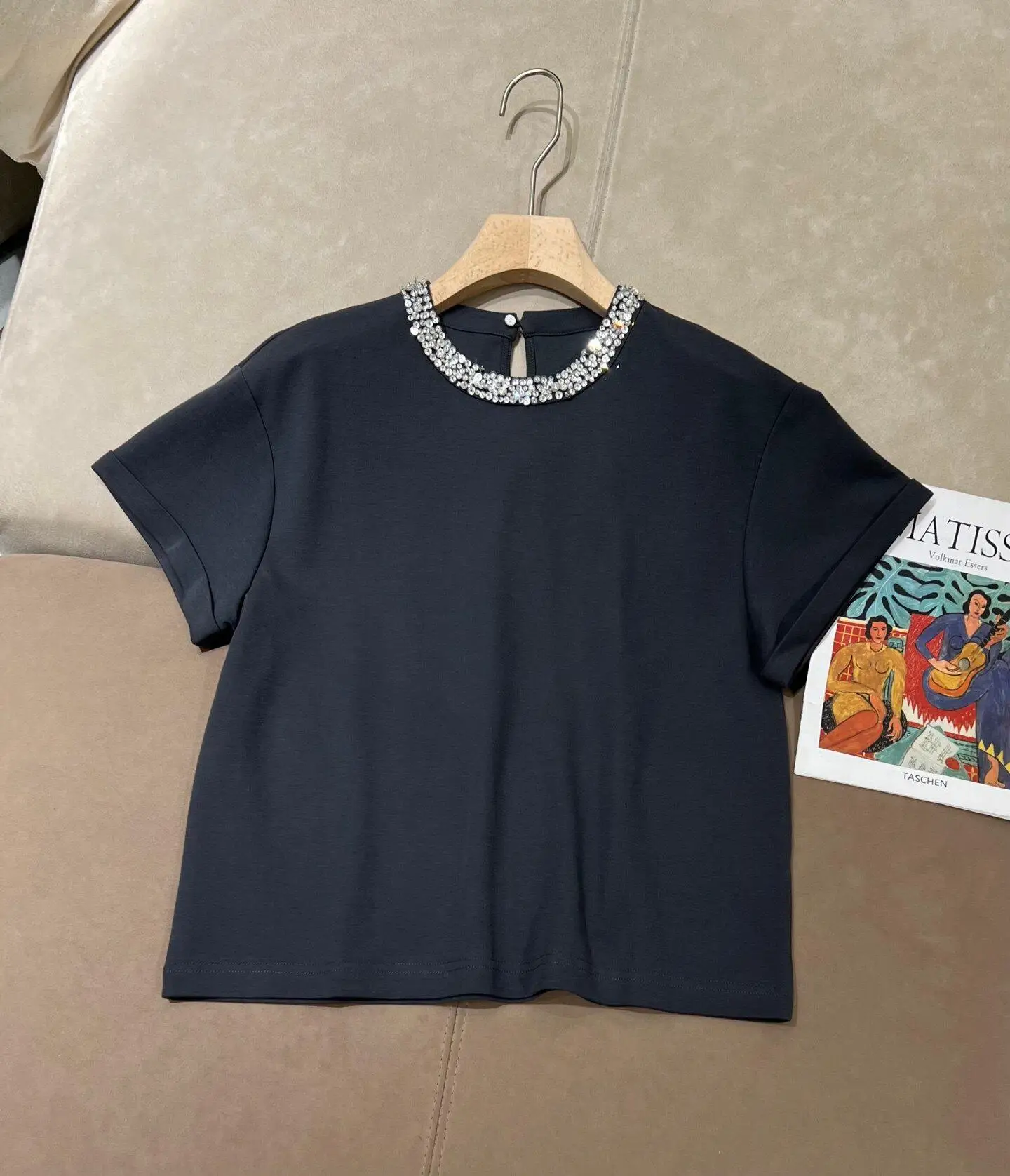 Versatile casual heavily beaded short sleeved T-shirt
Versatile casual heavily beaded short sleeved T-shirt