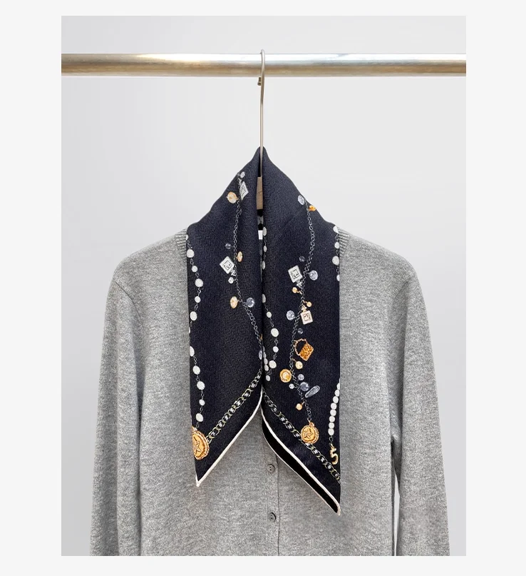 30% Silk 70% Wool Neck Scarves Women 2026 Vintage Classic Necklace Pattern Silk Wool Black Square Scarf Ladies Accessories
30% Silk 70% Wool Neck Scarves Women 2026 Vintage Classic Necklace Pattern Silk Wool Black Square Scarf Ladies Accessories