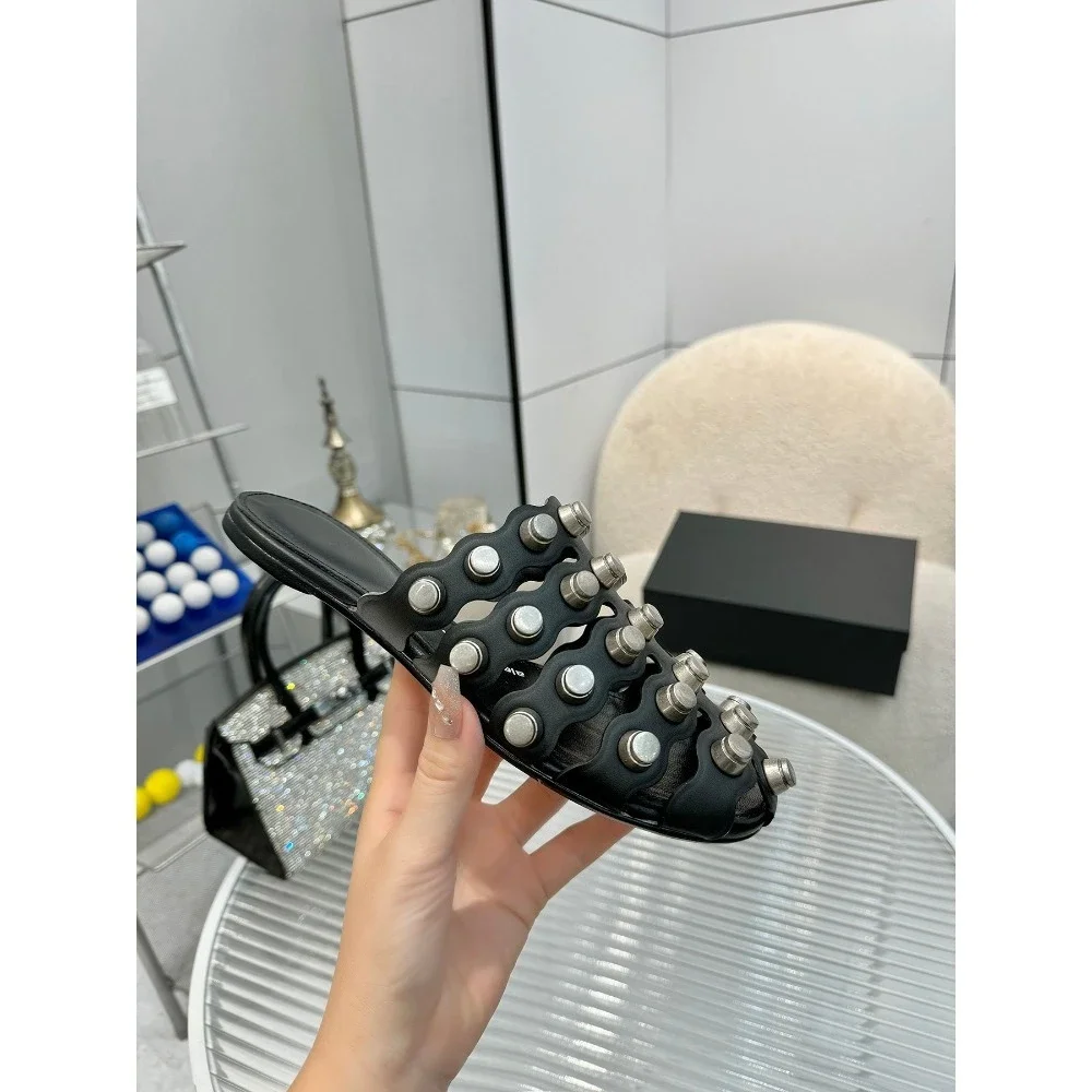Summer New Style Metal Rivet Flat Head Half Slippers WoMen's Genuine Leather Fashion Leisure Outdoor Holiday Beach Sandals
Summer New Style Metal Rivet Flat Head Half Slippers WoMen's Genuine Leather Fashion Leisure Outdoor Holiday Beach Sandals