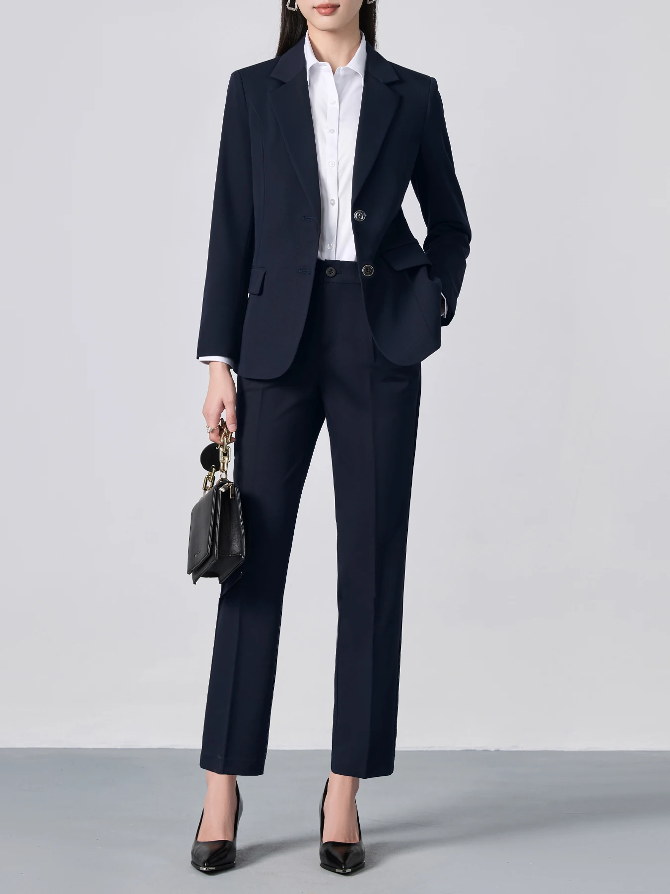 Single-Breasted Notch Lapel Suit Set: Slim-Fit Blazer & Formal Trousers, Minimalist Commuter Style with Elegant Sophistication
Single-Breasted Notch Lapel Suit Set: Slim-Fit Blazer & Formal Trousers, Minimalist Commuter Style with Elegant Sophistication