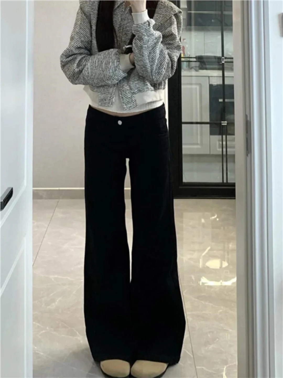 American Retro Loose Bla Women's Jeans Low Waist Bell Bot Trousers Casual Straight Leg Wide Leg Pants for Autumn
American Retro Loose Bla Women's Jeans Low Waist Bell Bot Trousers Casual Straight Leg Wide Leg Pants for Autumn