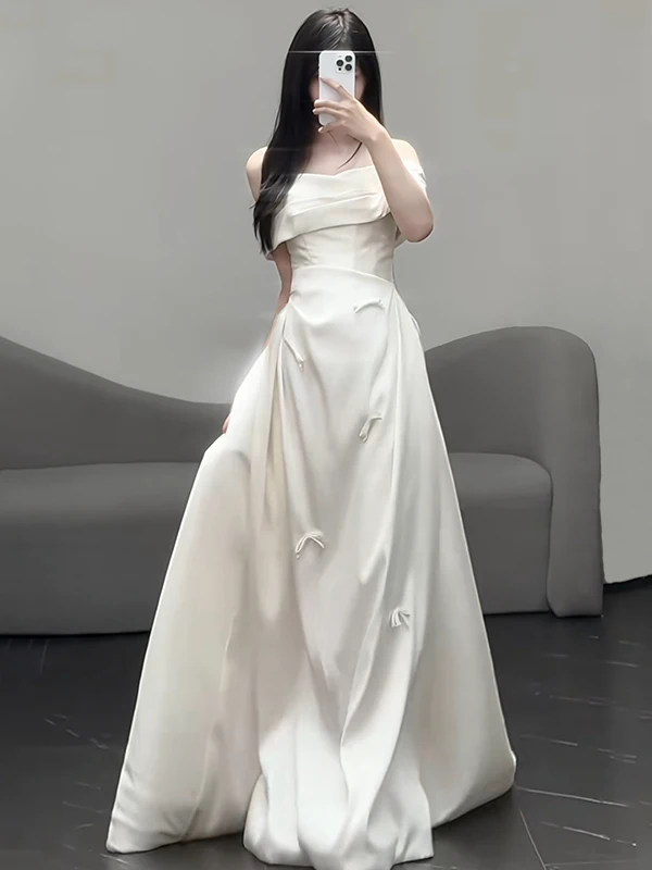 Элегантное атласное свадебное платье 2025 года, новое, на одно плечо, для помолвки, утренний халат, для церемонии, длинная юбка, из мягкого шелка
Элегантное атласное свадебное платье 2025 года, новое, на одно плечо, для помолвки, утренний халат, для церемонии, длинная юбка, из мягкого шелка