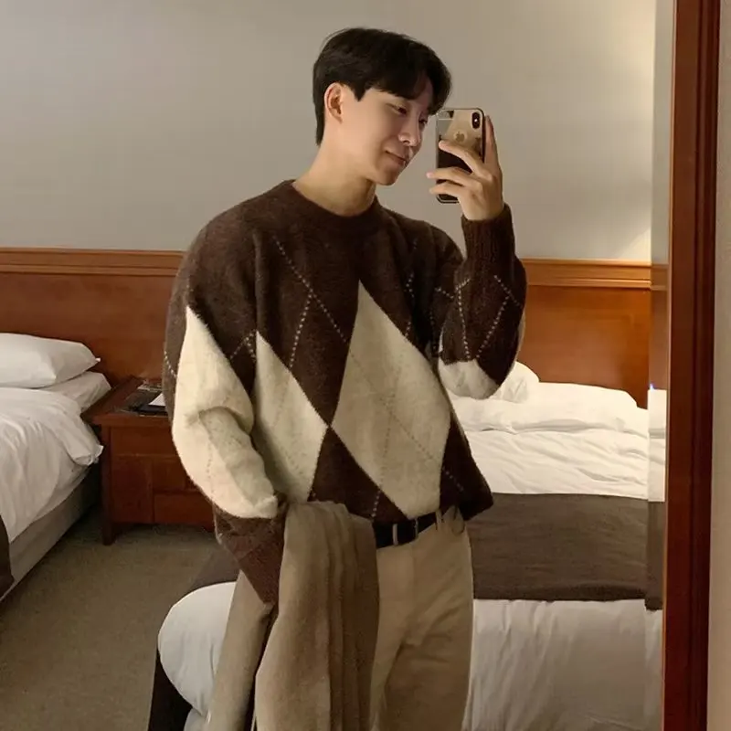 Loose Casual British Style Men's Casual Sweater with Rhombus Pattern for Autumn and Winter Warm O-neck.Vintage Top
Loose Casual British Style Men's Casual Sweater with Rhombus Pattern for Autumn and Winter Warm O-neck.Vintage Top