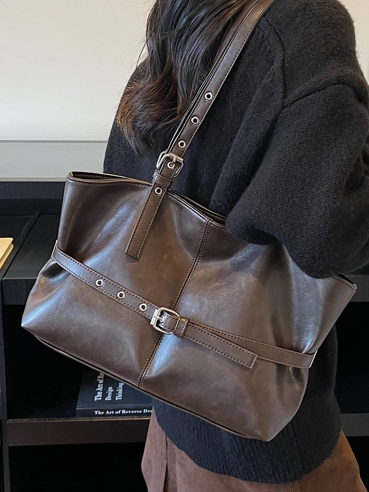 Женская сумка через плечо в стиле ретро, большая вместительная сумка, универсальная сумка для поездок на работу, сумка-тоут с мягкой ручкой, полиэстер
Женская сумка через плечо в стиле ретро, большая вместительная сумка, универсальная сумка для поездок на работу, сумка-тоут с мягкой ручкой, полиэстер