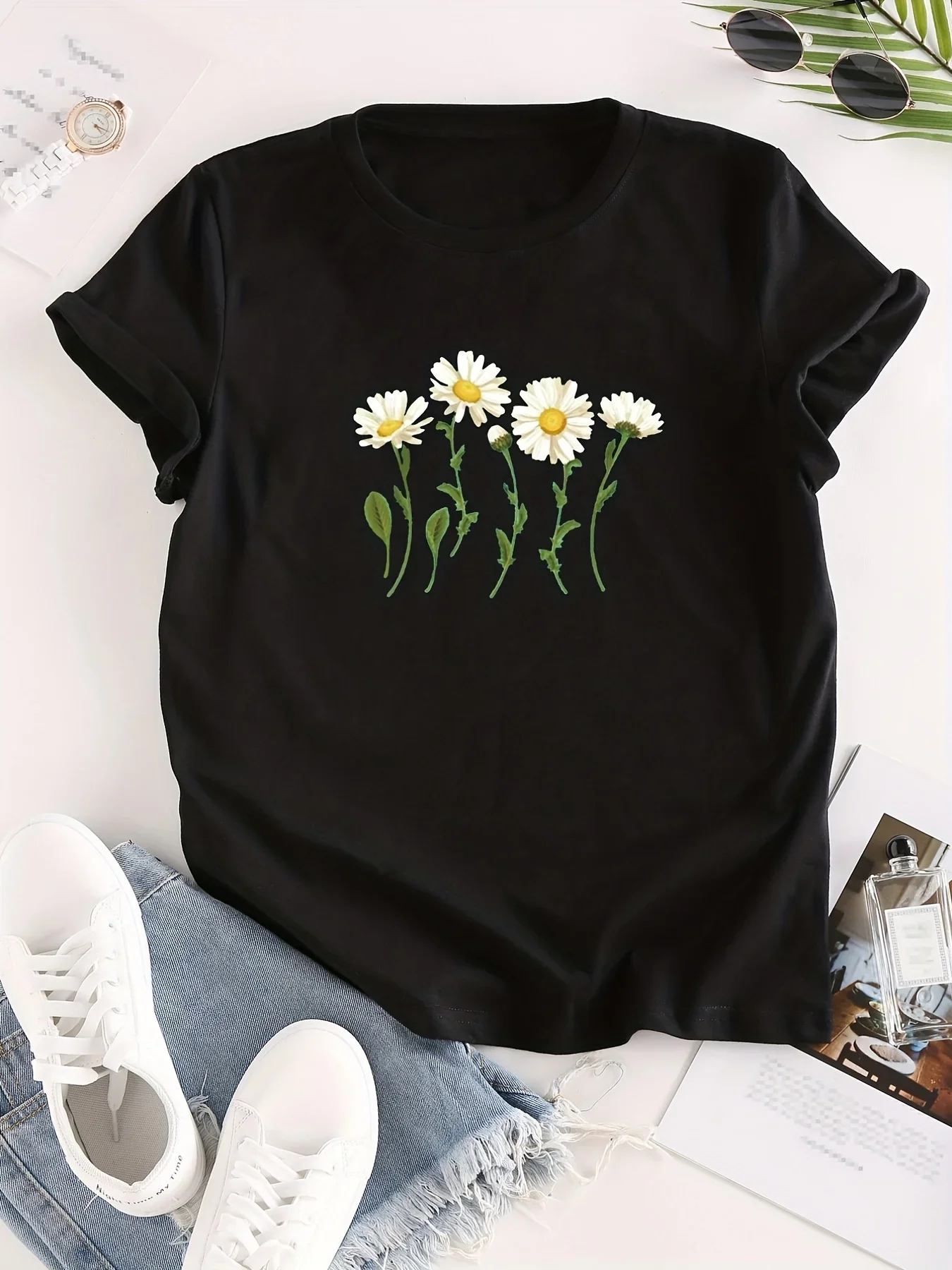 Floral Print Crewneck T-shirt, Casual Short Sleeve T-shirt for Spring and Summer, women's clothing
Floral Print Crewneck T-shirt, Casual Short Sleeve T-shirt for Spring and Summer, women's clothing