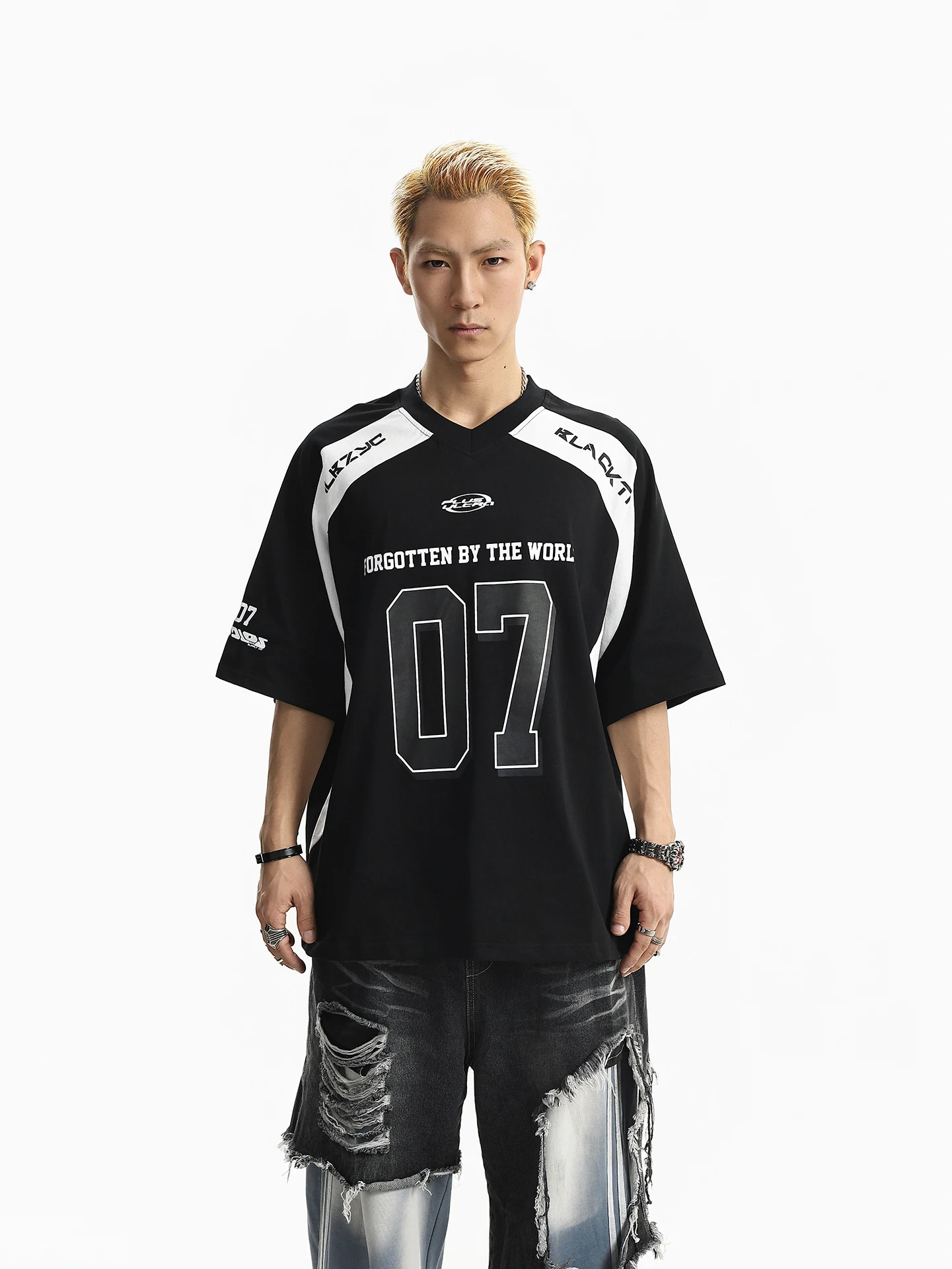 BETEBULE American High Street Digital Print Color Block V-neck Short Sleeve Men's T-shirt Summer Sport Style Loose Top
BETEBULE American High Street Digital Print Color Block V-neck Short Sleeve Men's T-shirt Summer Sport Style Loose Top