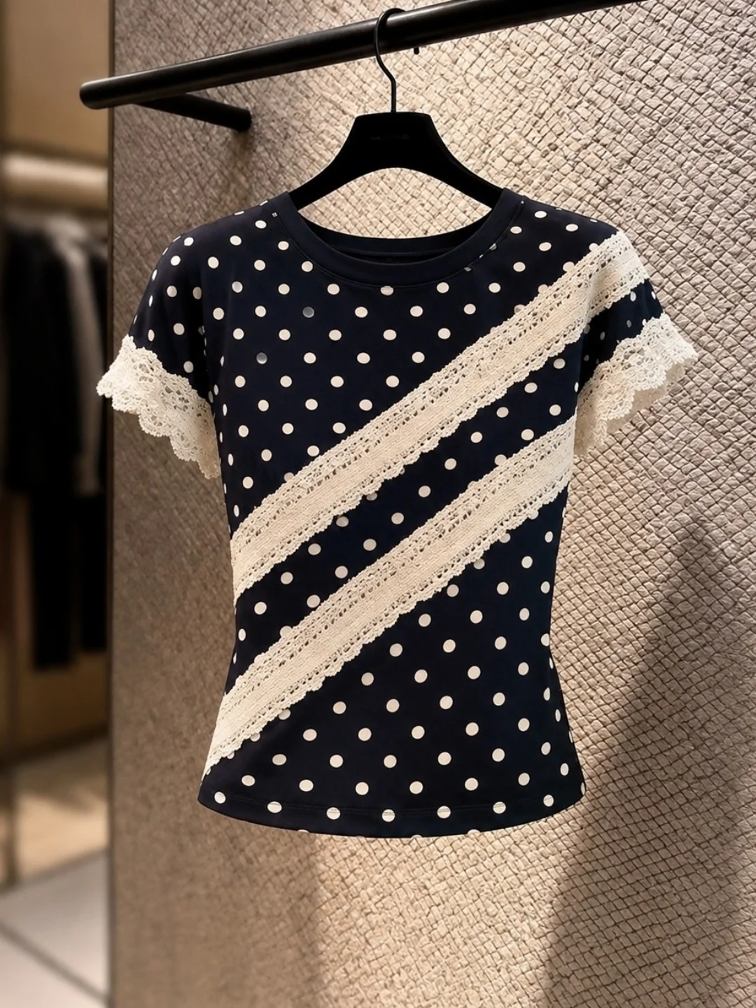2026 Summer Lace Splice Polka Dot T-Shirt Women's Short Sleeve Top Korean Style Straight Cut Silk Blend Commute Fashion
2026 Summer Lace Splice Polka Dot T-Shirt Women's Short Sleeve Top Korean Style Straight Cut Silk Blend Commute Fashion