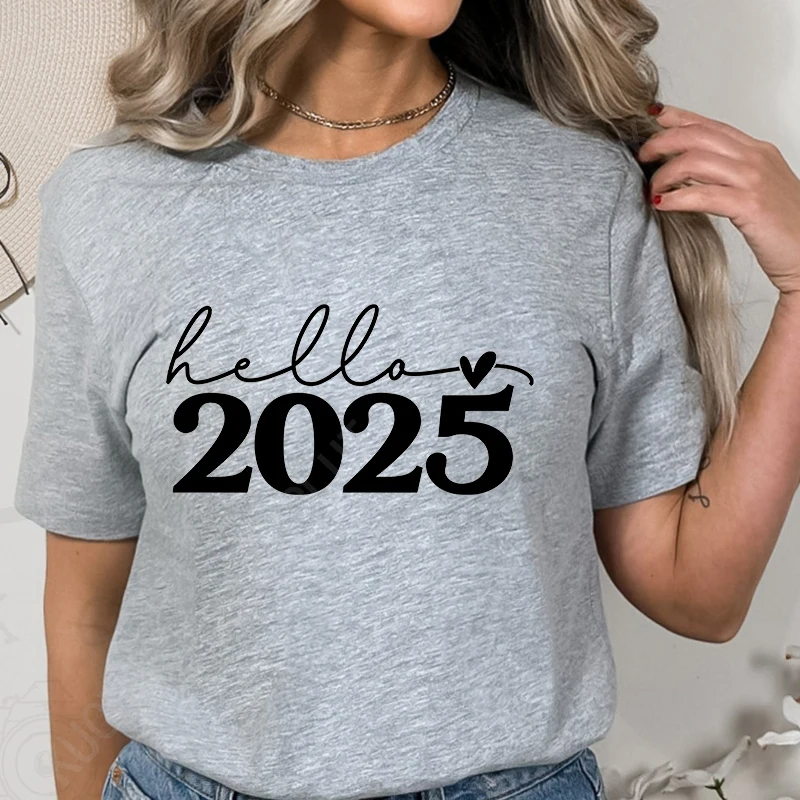 Hello 2025 Print Women T-shirt New Year Party Tops Short Sleeve Tees Shirt Fashion Xmas Holiday Tshirt Harajuku Female Clothing
Hello 2025 Print Women T-shirt New Year Party Tops Short Sleeve Tees Shirt Fashion Xmas Holiday Tshirt Harajuku Female Clothing