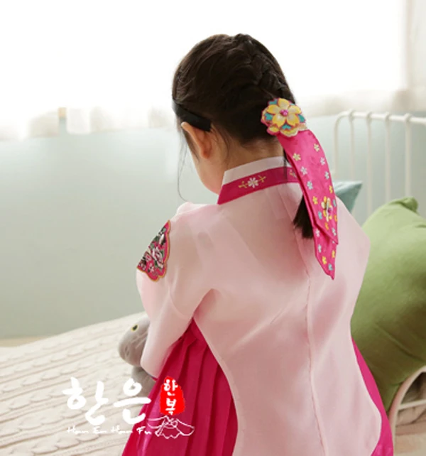 Korean Costume Headdress Imported From Korea Embroidered Hair Band Stage Performance Clothing
Korean Costume Headdress Imported From Korea Embroidered Hair Band Stage Performance Clothing