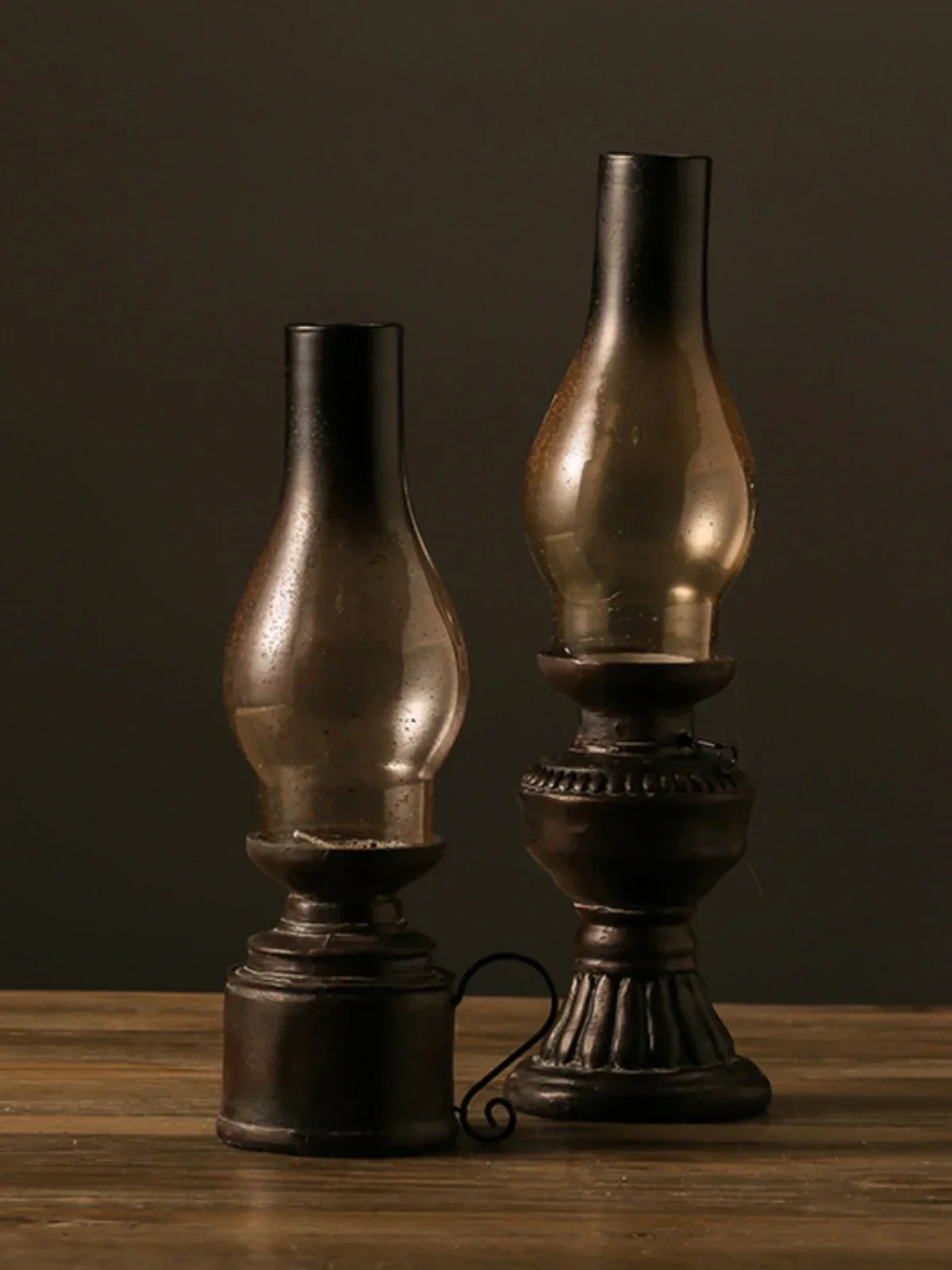 1970s vintage objects, vintage kerosene lamp models, props, decorative ornaments, bars, cafes, nostalgic decorations Hot sales
1970s vintage objects, vintage kerosene lamp models, props, decorative ornaments, bars, cafes, nostalgic decorations Hot sales
