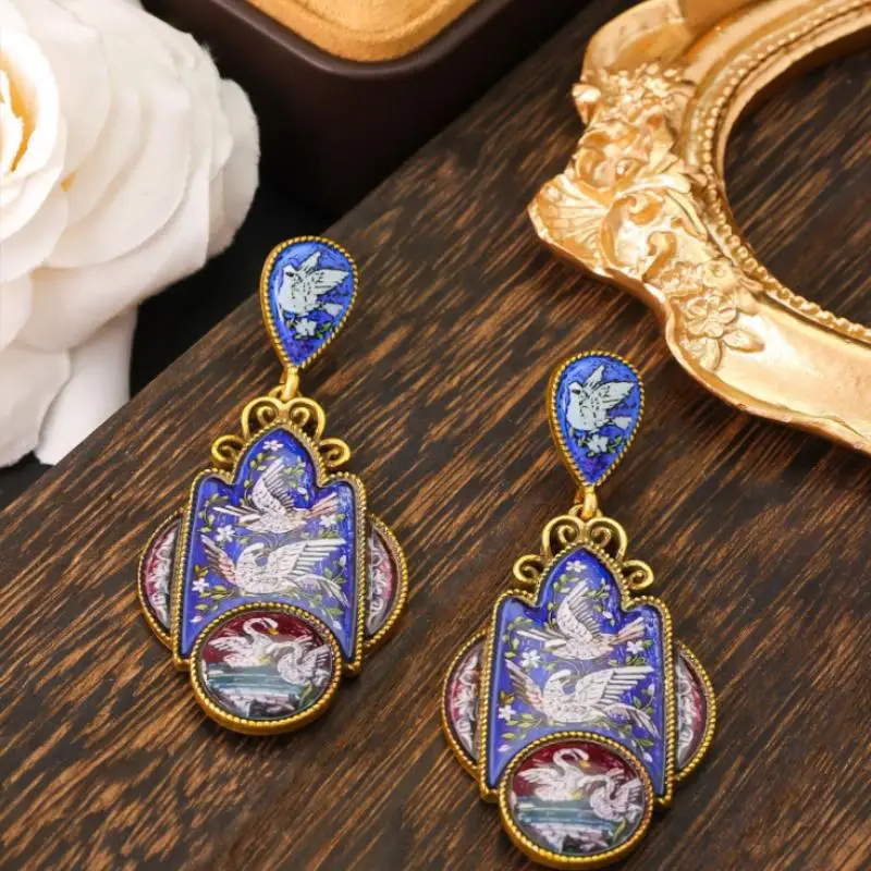 New Vintage Messenger Swan Earrings Elegant Niche And Light Luxury Court-style Earrings Enamel Painted Jewelry Gift For Women
New Vintage Messenger Swan Earrings Elegant Niche And Light Luxury Court-style Earrings Enamel Painted Jewelry Gift For Women