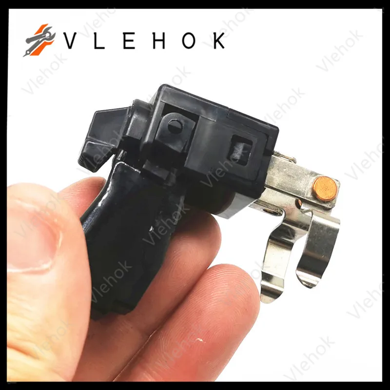 7.2V Switch For MAKITA MT066 6010D 6710D 6010DWE 6012DH 6012D 6012HDW DA390D DA3000D DA3000DW 650565-8 531043-6
7.2V Switch For MAKITA MT066 6010D 6710D 6010DWE 6012DH 6012D 6012HDW DA390D DA3000D DA3000DW 650565-8 531043-6