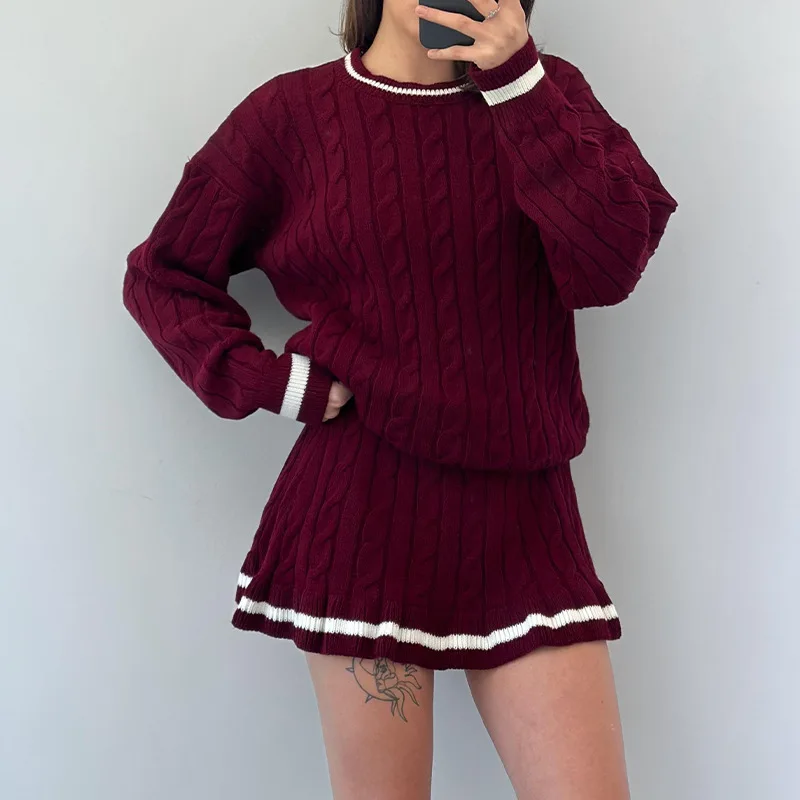 2024 women's new twist knitted slim pullover comfortable contrasting color suit skirt
2024 women's new twist knitted slim pullover comfortable contrasting color suit skirt