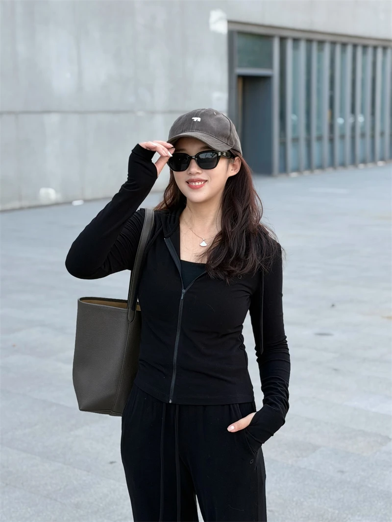 Комплект из утепленных брюк с широкими штанинами и шапки из немецкого бархата с эффектом шерсти, мягкий, эластичный, для женщин, осенний, повседневный
Комплект из утепленных брюк с широкими штанинами и шапки из немецкого бархата с эффектом шерсти, мягкий, эластичный, для женщин, осенний, повседневный