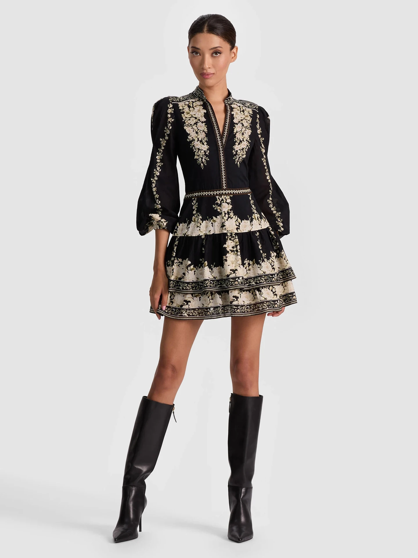 VGH Retro Romantic V-Neck Lantern Sleeve Black Print A-Line Skirt Slimming Hemline Casual Elegant Polyester Dress
VGH Retro Romantic V-Neck Lantern Sleeve Black Print A-Line Skirt Slimming Hemline Casual Elegant Polyester Dress