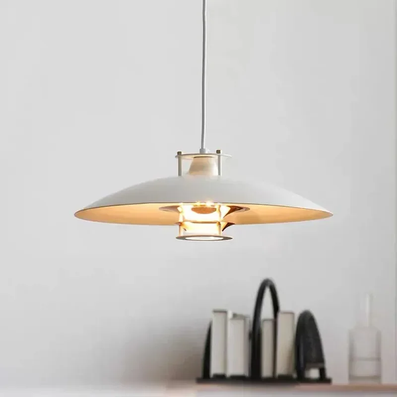 Nordic Circular Pendant Light, Modern Dining Room, Bedroom, Bar Counter, LED Pendant Light, White Warm Light 45cm Light
Nordic Circular Pendant Light, Modern Dining Room, Bedroom, Bar Counter, LED Pendant Light, White Warm Light 45cm Light