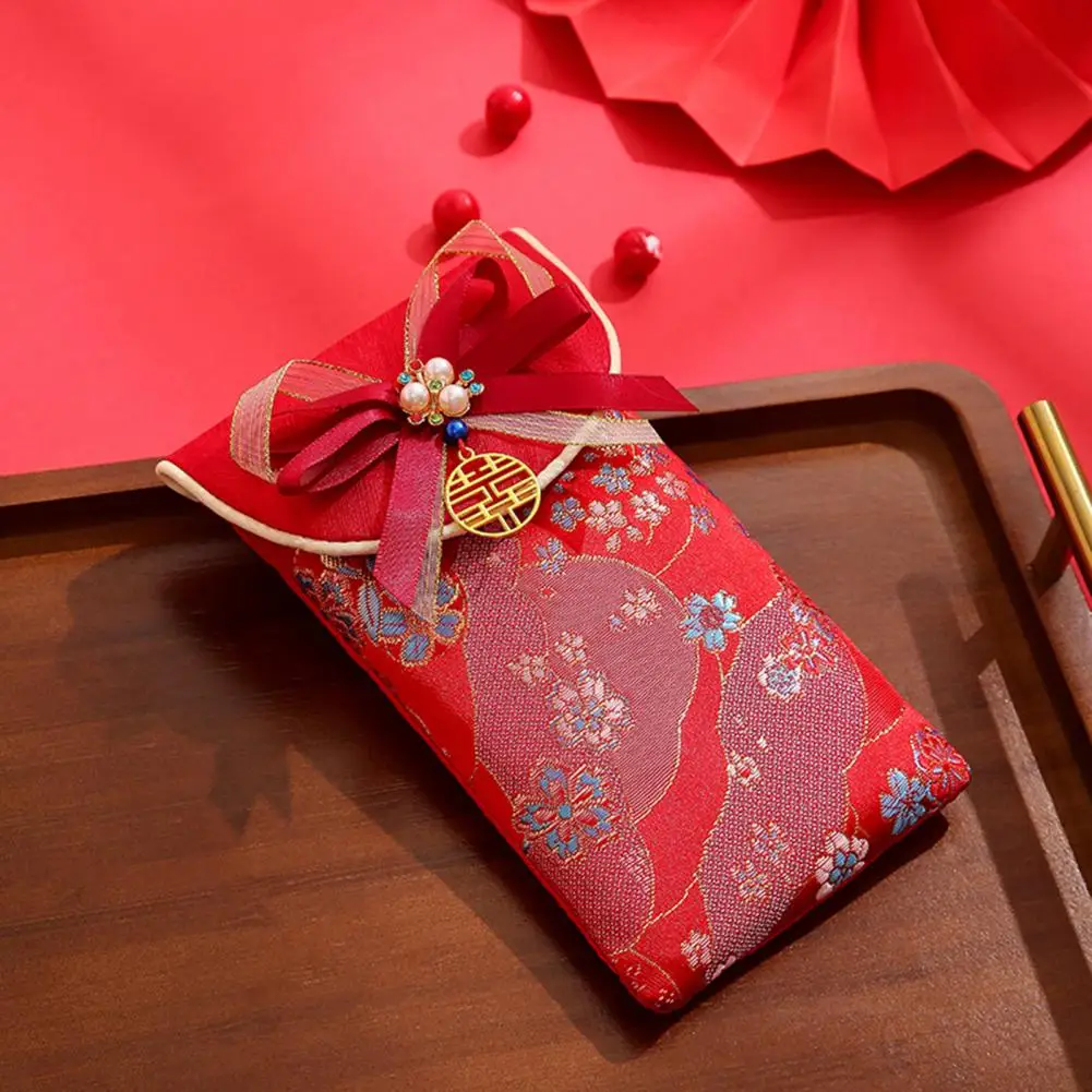 Wedding Envelope Chinese New Year Cash Envelope Faux Silk Embroidery Dragon Pattern Tassel Money Holder for Happy New Year
Wedding Envelope Chinese New Year Cash Envelope Faux Silk Embroidery Dragon Pattern Tassel Money Holder for Happy New Year