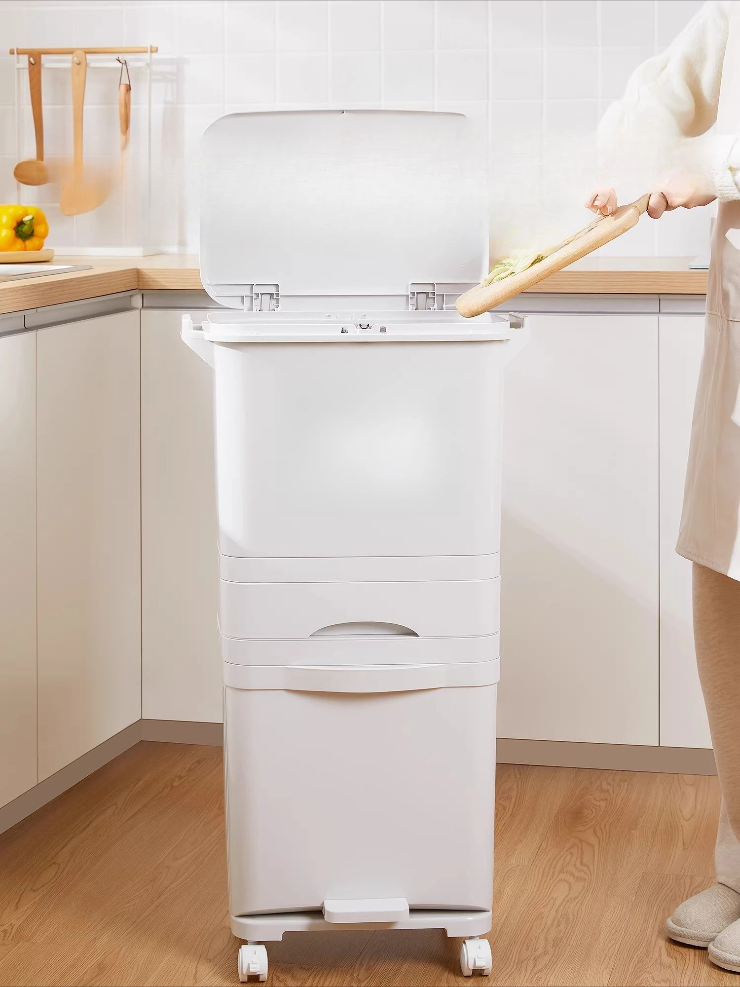 Large Capacity No Bend Heightened Mobile Kitchen Sanitary Bin Household Rolling Waste Garbage Can
Large Capacity No Bend Heightened Mobile Kitchen Sanitary Bin Household Rolling Waste Garbage Can