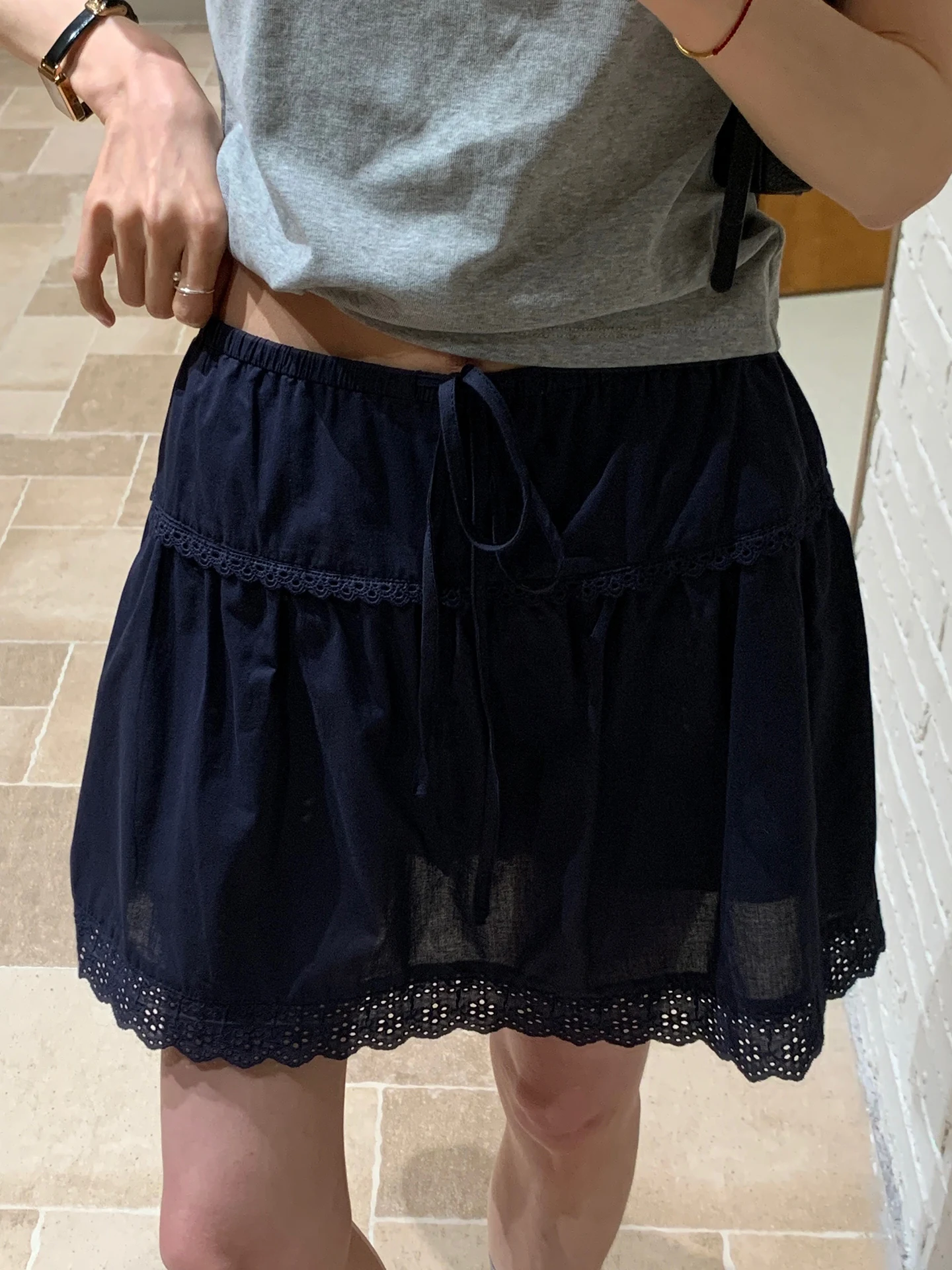 BRIVIN Lace Hem Design Slimming A-Line Skirt Women's Cotton Elastic Waist Midi Skirt Navy Blue Spring New Style Ladies Skirts
BRIVIN Lace Hem Design Slimming A-Line Skirt Women's Cotton Elastic Waist Midi Skirt Navy Blue Spring New Style Ladies Skirts
