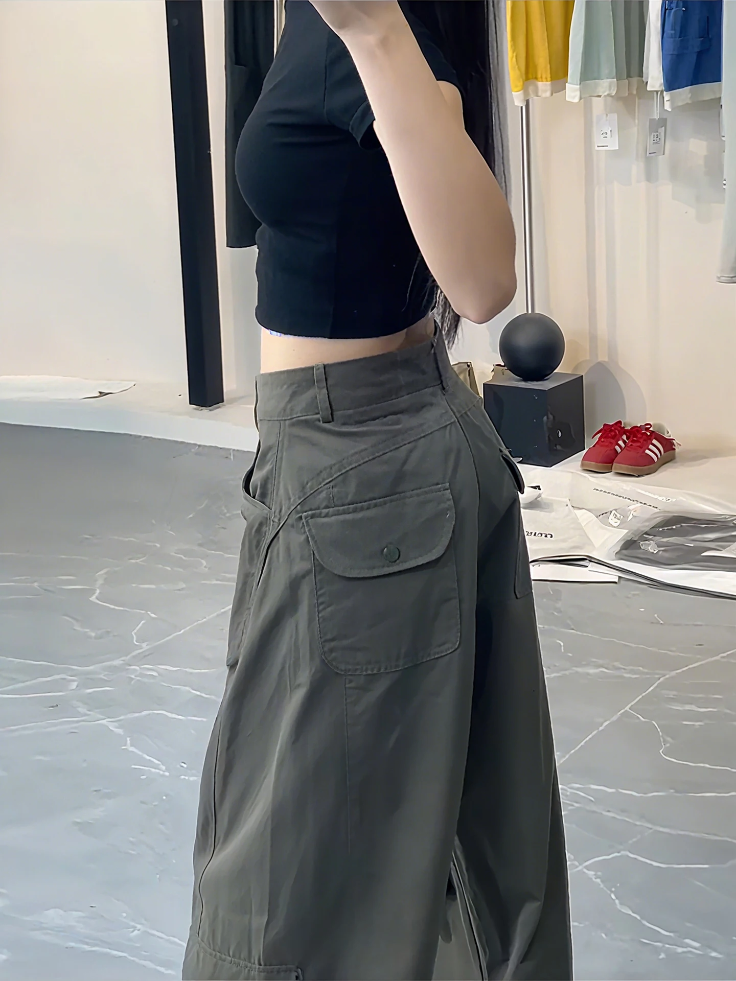 American Sle Military een Curved Blade Casual Pants Women's Autumn Multi-ket Dra Wide Leg Straight Cut Cargo Trousers
American Sle Military een Curved Blade Casual Pants Women's Autumn Multi-ket Dra Wide Leg Straight Cut Cargo Trousers