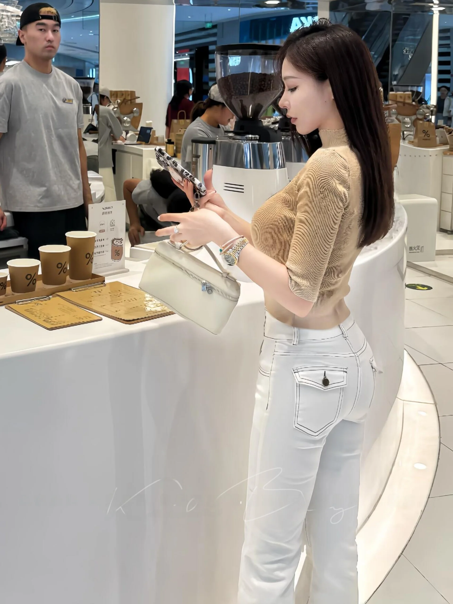 American Retro High Waist Bell Bottom Jeans Women's Design Double Buckle Long Pants Cotton Stretch Denim Floor Length
American Retro High Waist Bell Bottom Jeans Women's Design Double Buckle Long Pants Cotton Stretch Denim Floor Length