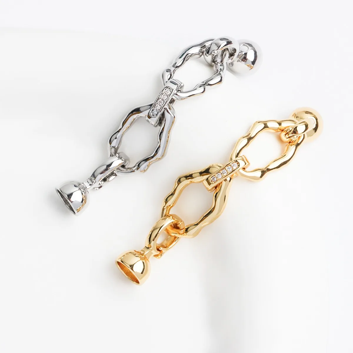18K Real Gold-plated Zircon Double-ring Long Pearl Buckle Necklace Bracelet Connecting Buckle Ending Buckle DIY Accessories
18K Real Gold-plated Zircon Double-ring Long Pearl Buckle Necklace Bracelet Connecting Buckle Ending Buckle DIY Accessories