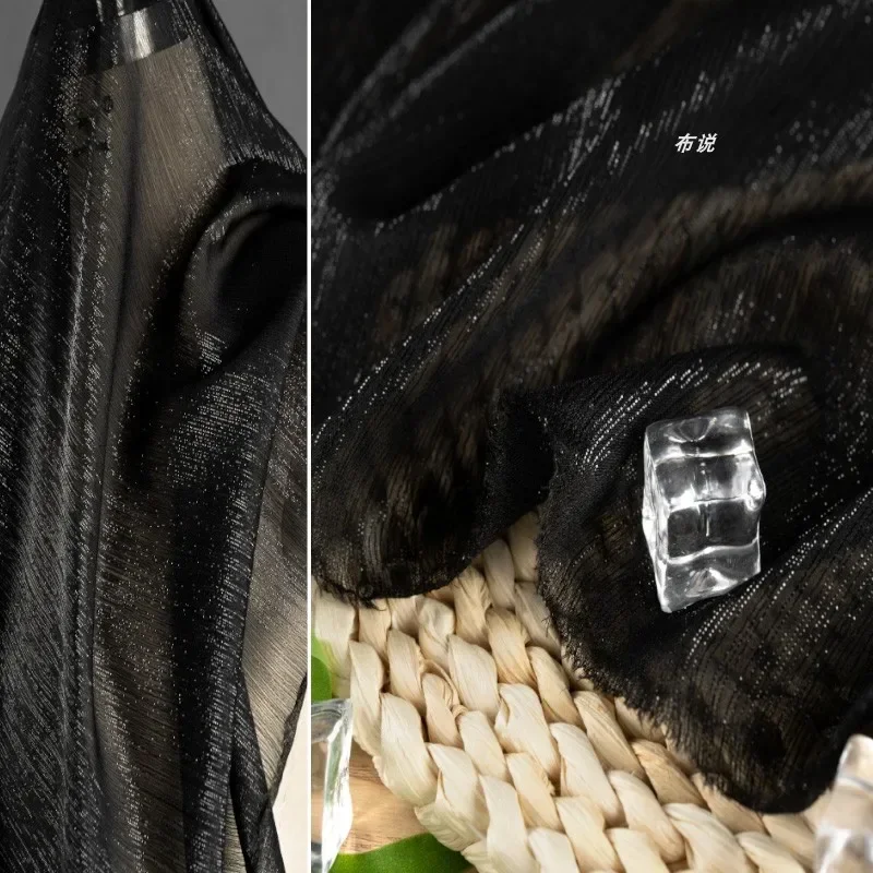 Черная дышащая легкая шифоновая ткань для летних ханьфу оптом, для пошива одежды, на метры, для рукоделия
Черная дышащая легкая шифоновая ткань для летних ханьфу оптом, для пошива одежды, на метры, для рукоделия