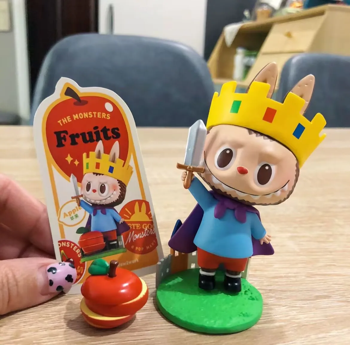 Индивидуальная серия Labubu Fruit Hidden Edition — Коллекционная фигурка на тему Apple
Индивидуальная серия Labubu Fruit Hidden Edition — Коллекционная фигурка на тему Apple