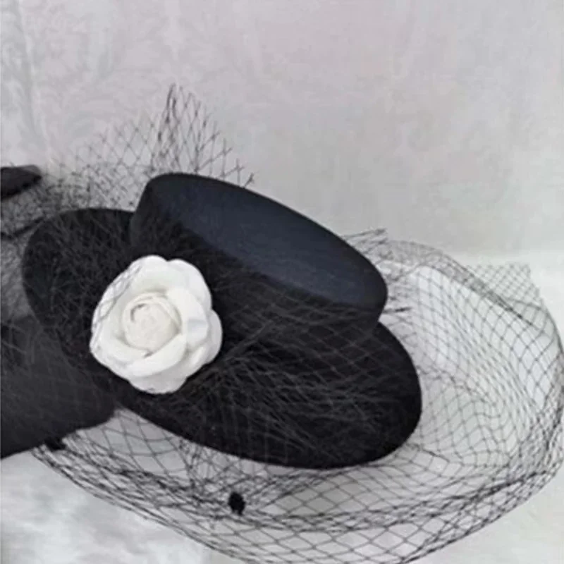 Wedding Hats Black Velvet Flat Hat Hepburn Style Mesh Banquet Hat Elegant Winter Hats Bridal Headwear Birdcage Veil Accessories
Wedding Hats Black Velvet Flat Hat Hepburn Style Mesh Banquet Hat Elegant Winter Hats Bridal Headwear Birdcage Veil Accessories