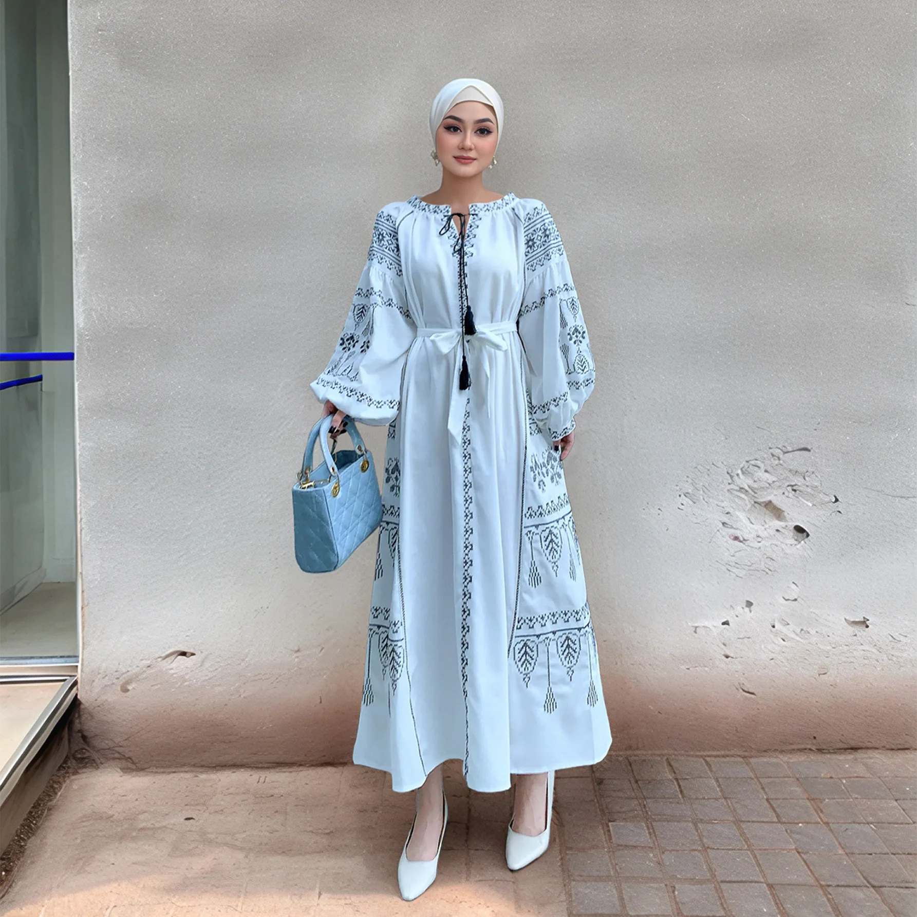 Southeast Asian Muslim Arab Malaysian women's dress with heavy embroidery lantern sleeves, casual loose cotton and linen skirt
Southeast Asian Muslim Arab Malaysian women's dress with heavy embroidery lantern sleeves, casual loose cotton and linen skirt
