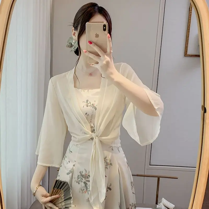 Versatile Summer Shawl Lightweight Polyester Fiber V-Neck Short Sleeve Women's Outerwear with Strap Skirt Sun Protection Clot...
Versatile Summer Shawl Lightweight Polyester Fiber V-Neck Short Sleeve Women's Outerwear with Strap Skirt Sun Protection Clot...