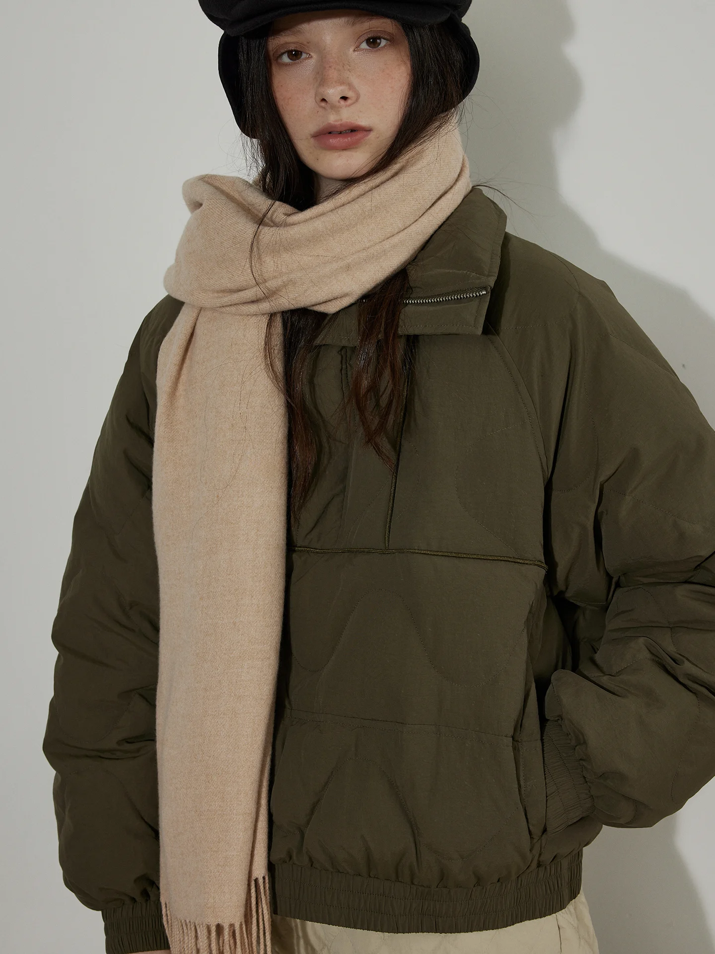 Женская легкая куртка Lofi с узором и молнией, зимняя, новый дизайн, для повседневной носки, с длинными рукавами
Женская легкая куртка Lofi с узором и молнией, зимняя, новый дизайн, для повседневной носки, с длинными рукавами