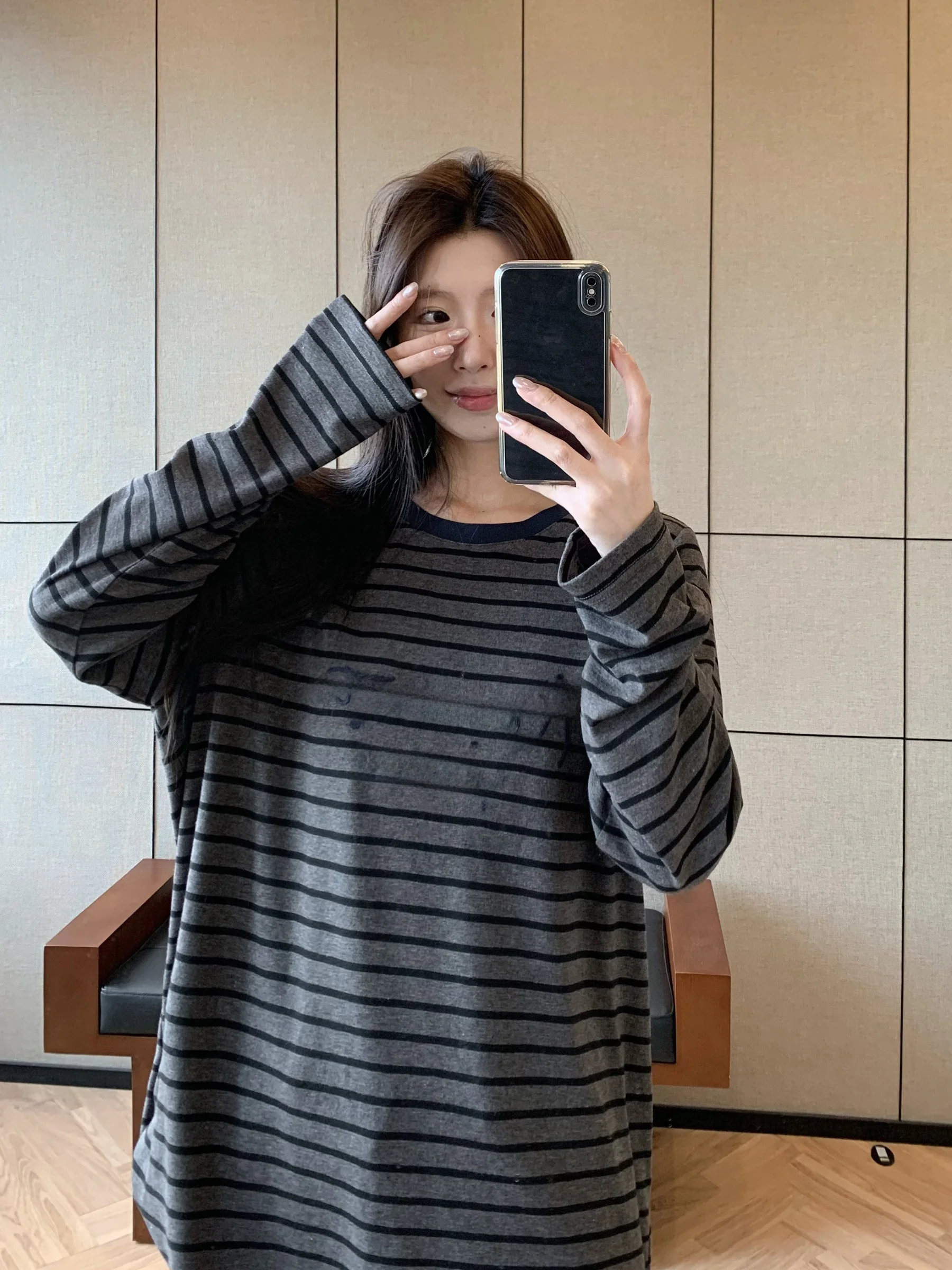 Повседневная женская футболка HVIVI с длинным рукавом, осенне-зимняя, свободного кроя, с круглым вырезом, вышивкой и полосками, базовая модель
Повседневная женская футболка HVIVI с длинным рукавом, осенне-зимняя, свободного кроя, с круглым вырезом, вышивкой и полосками, базовая модель