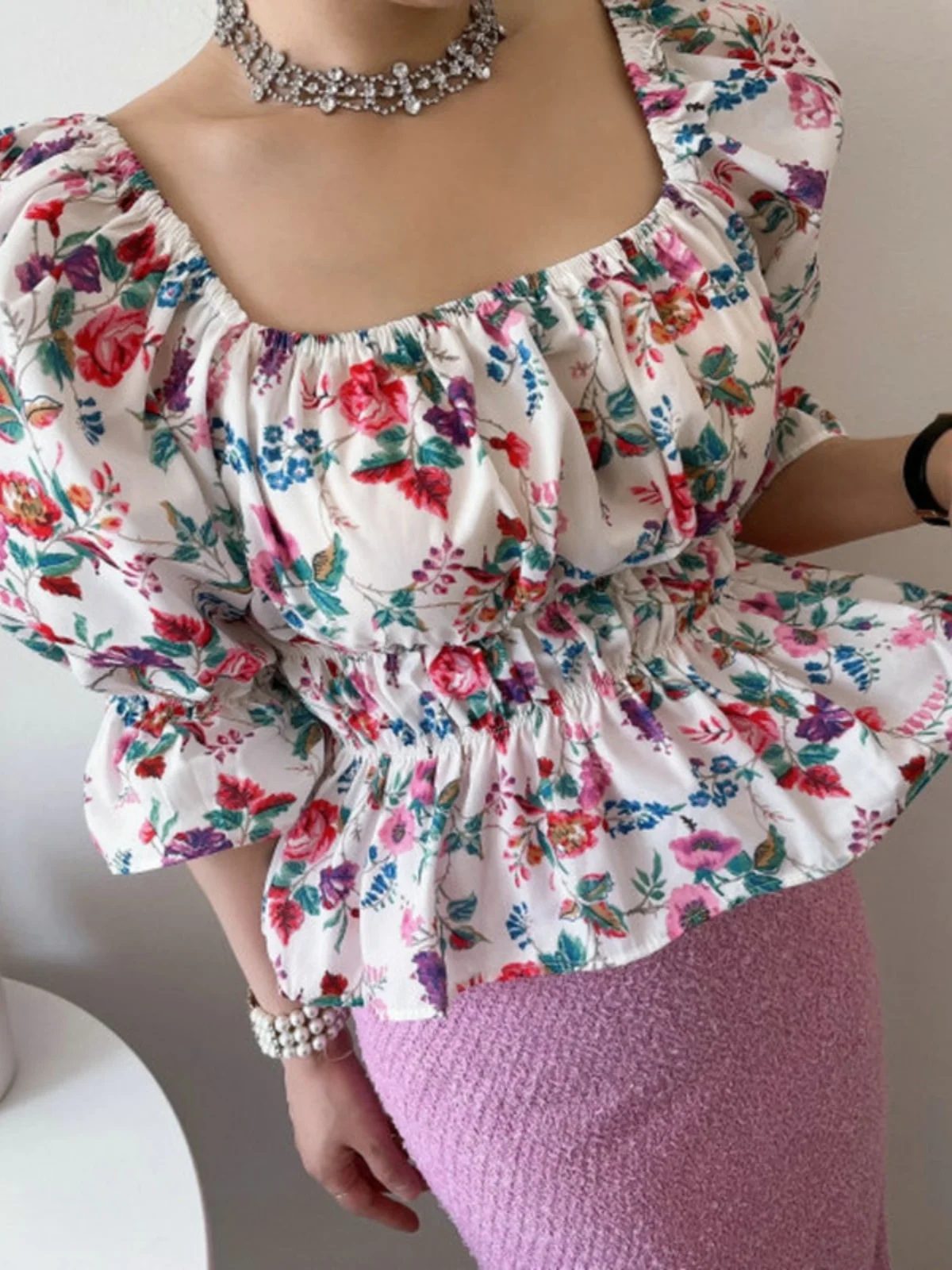 Элегантная приталенная блузка с цветочным принтом, квадратным вырезом, средним рукавом, эффектом утяжки талии и стройнящим эффектом, деловая повседневная хлопковая блузка
Элегантная приталенная блузка с цветочным принтом, квадратным вырезом, средним рукавом, эффектом утяжки талии и стройнящим эффектом, деловая повседневная хлопковая блузка