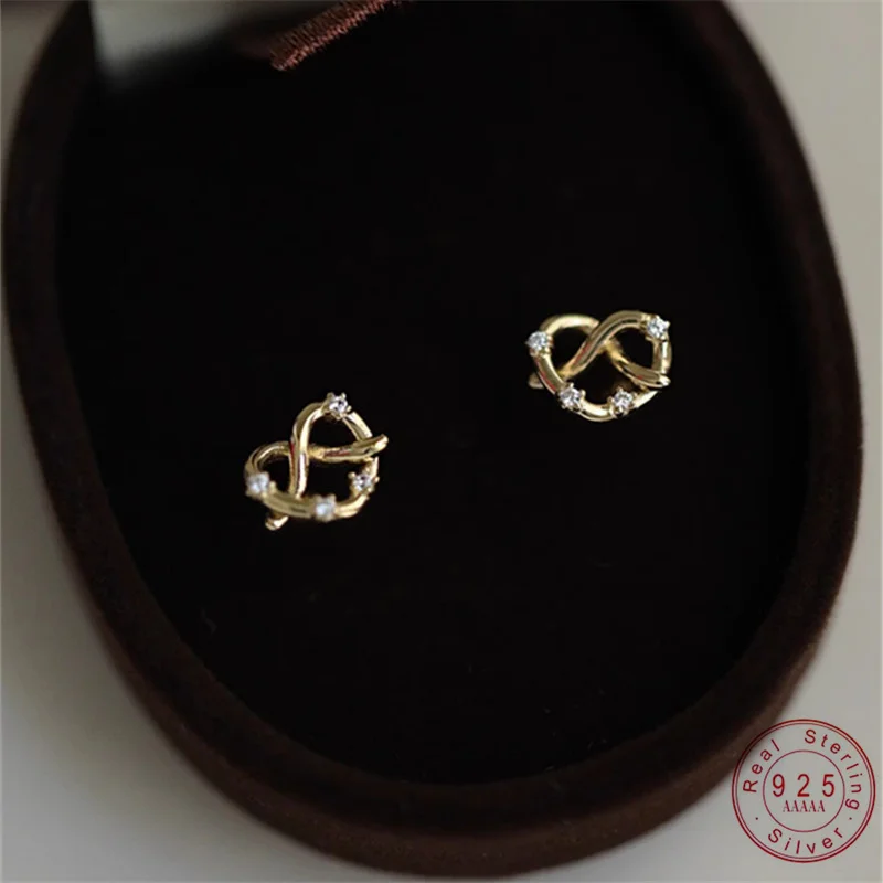 925 Sterling Silver Plated 14K Gold Heart Cookie Earrings for Women Exquisite simple Sweet Korean Jewelry Accessories
925 Sterling Silver Plated 14K Gold Heart Cookie Earrings for Women Exquisite simple Sweet Korean Jewelry Accessories