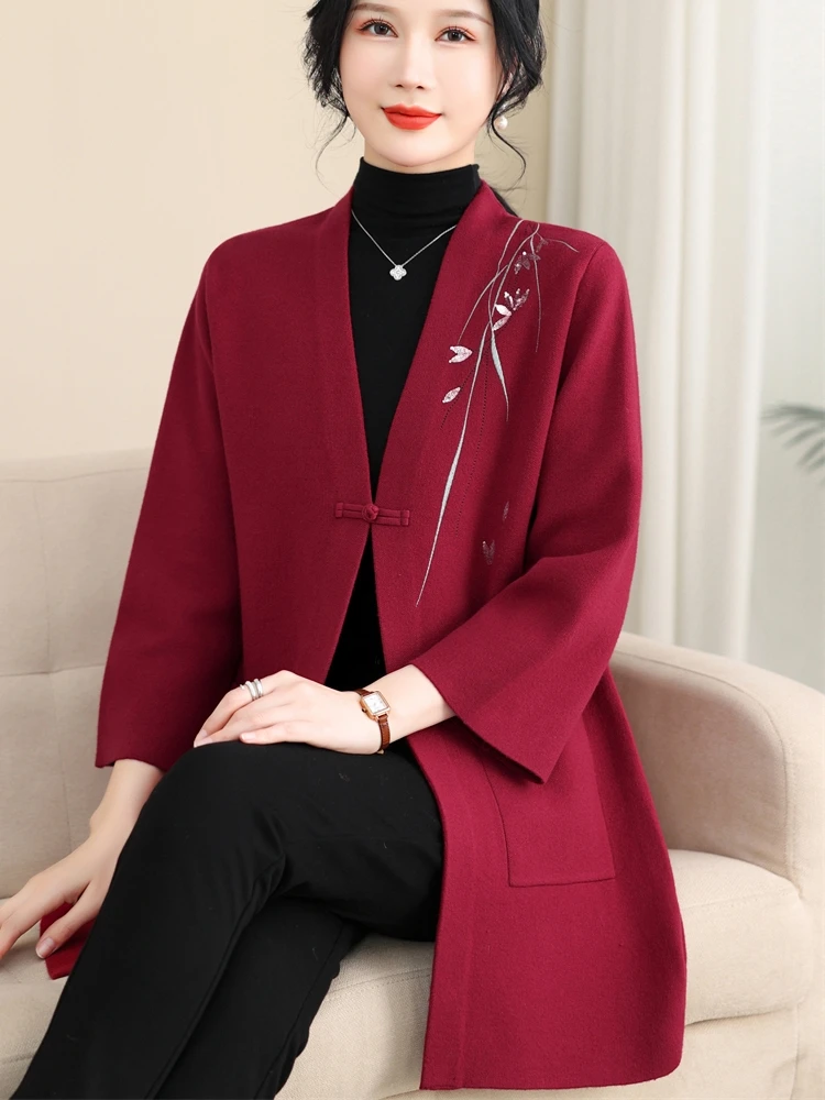 New Mid-Length V-Ne Knitted Jaet Svel Faionable Outerwear for Middle-Aged And ly Women Spring Season
New Mid-Length V-Ne Knitted Jaet Svel Faionable Outerwear for Middle-Aged And ly Women Spring Season