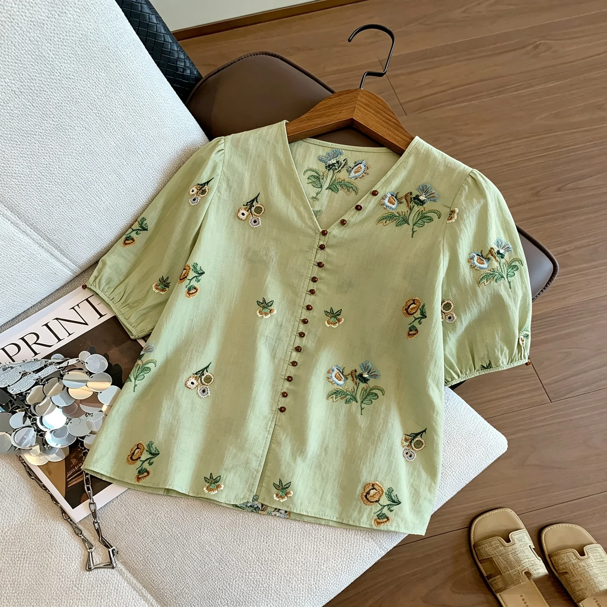 Casual Loose V-Neck Embroidered Shirt Women's Style Summer Fashion Design Breathable Slimming Seven-Quarter Sleeve Top
Casual Loose V-Neck Embroidered Shirt Women's Style Summer Fashion Design Breathable Slimming Seven-Quarter Sleeve Top