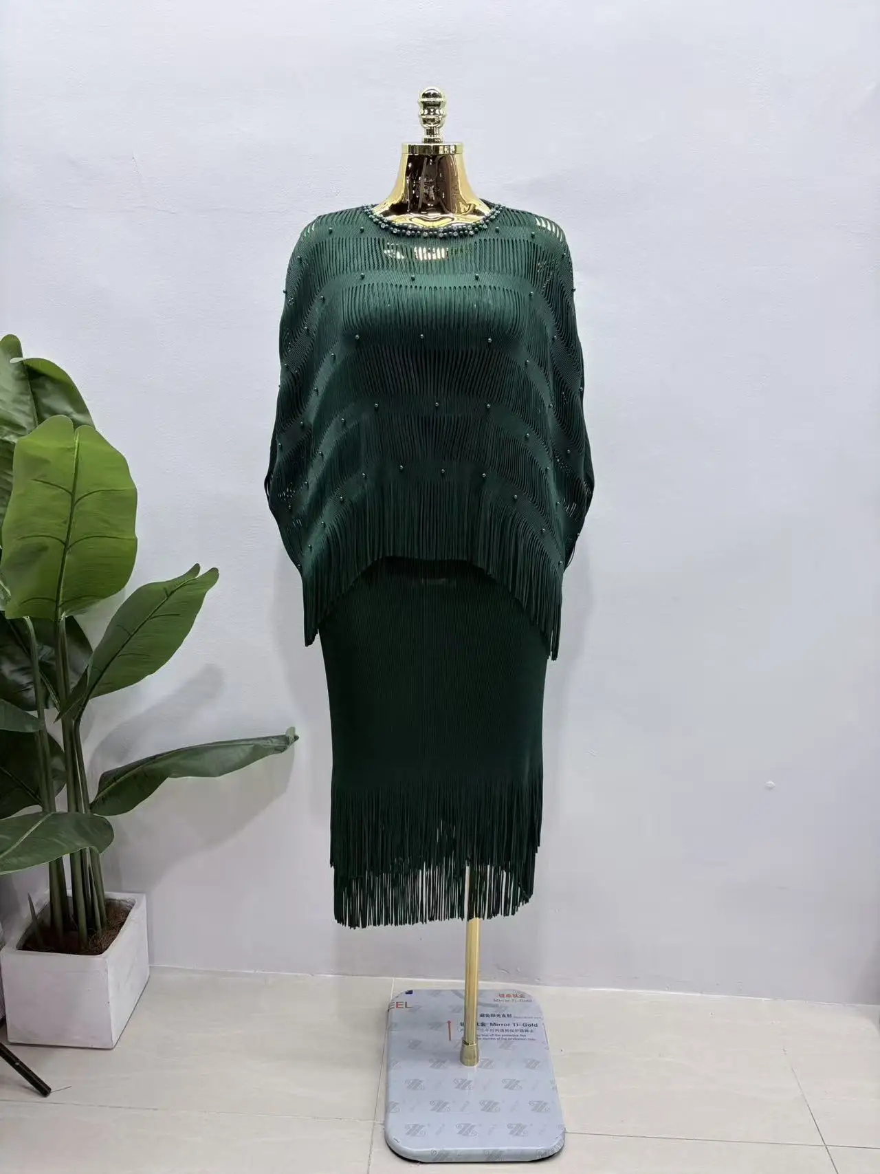2026 Miyake Pleated Fashion Loose Suit Hollow Top Medium Length Dress New Two-piece Set Women's Clothing
2026 Miyake Pleated Fashion Loose Suit Hollow Top Medium Length Dress New Two-piece Set Women's Clothing