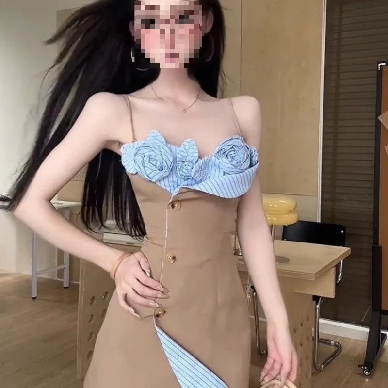 Three-dimensional flower contrasting color suspender dress women's summer striped splicing slim skirt pure waist and hip skirt
Three-dimensional flower contrasting color suspender dress women's summer striped splicing slim skirt pure waist and hip skirt