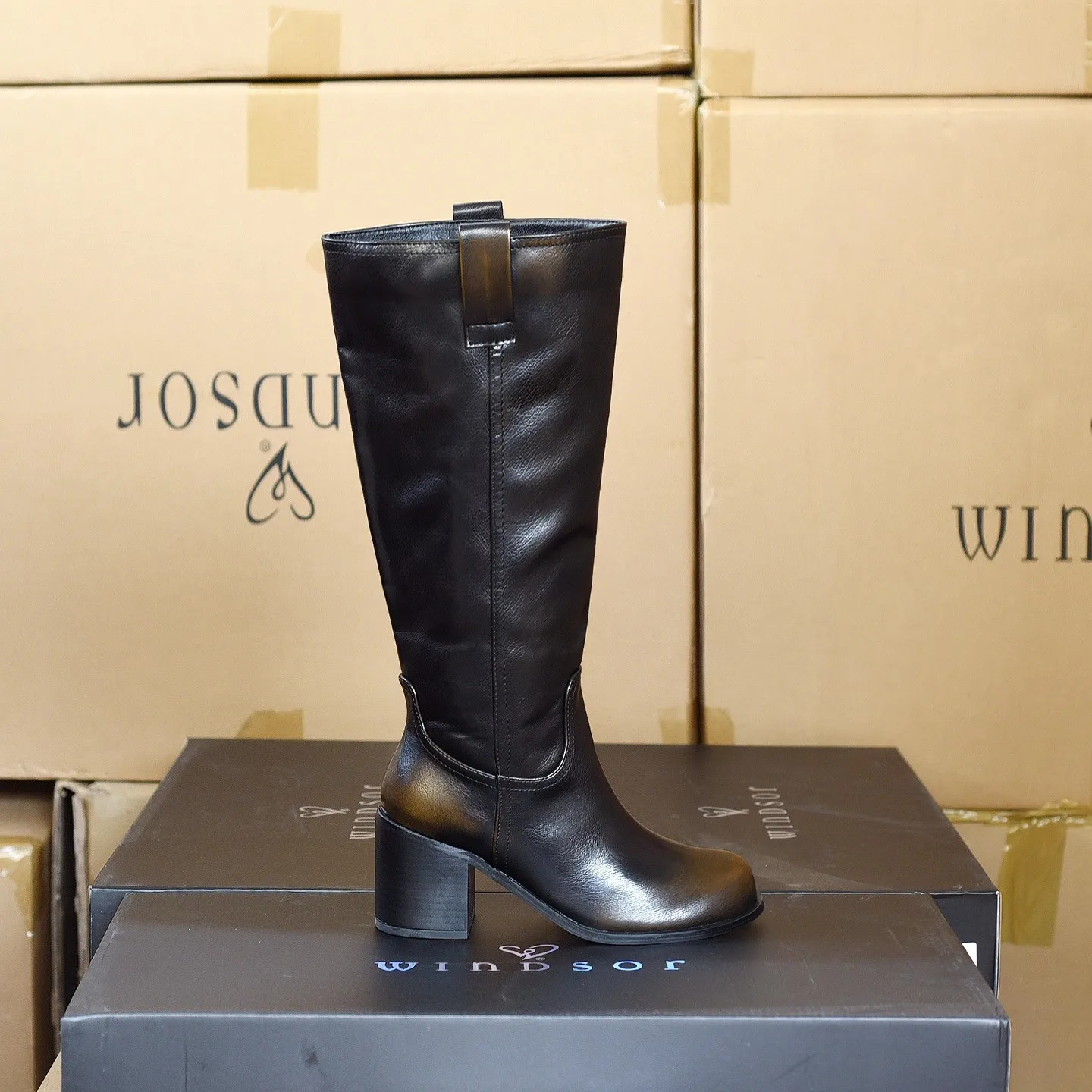Retro Faded Color High Heel Boots Women's round Toe Cylinder Long Boots Stylish British Style Polyester Fiber Winter Boots
Retro Faded Color High Heel Boots Women's round Toe Cylinder Long Boots Stylish British Style Polyester Fiber Winter Boots