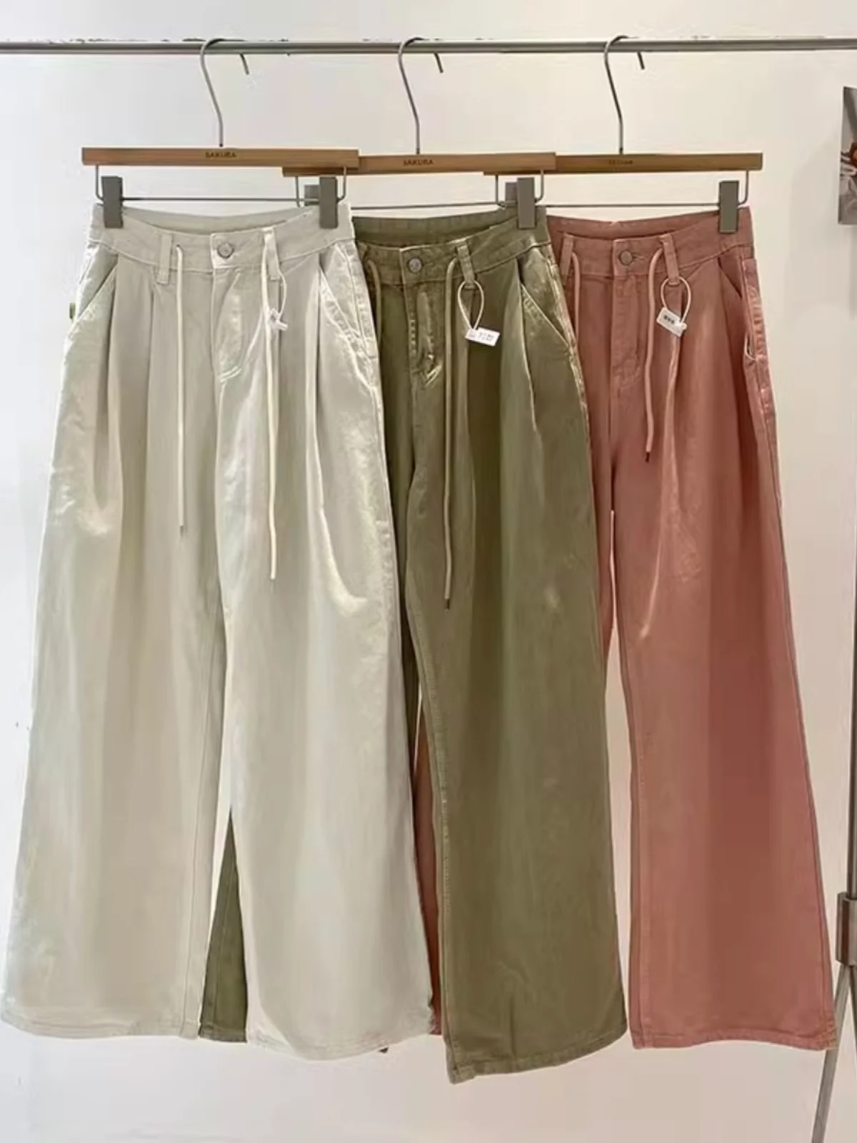 American Retro Loose Jeans Wide Leg Pants Women's Spring New Hong Kong Style Casual Floor-Length High Waist Straight Long Pants
American Retro Loose Jeans Wide Leg Pants Women's Spring New Hong Kong Style Casual Floor-Length High Waist Straight Long Pants