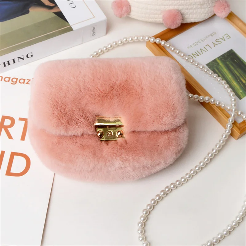 New Women's Fur Bag Luxury Rex Rabbit Fur Casual Fashion Crossbody Bag Temperament Women's High Quality Fur Bag
New Women's Fur Bag Luxury Rex Rabbit Fur Casual Fashion Crossbody Bag Temperament Women's High Quality Fur Bag
