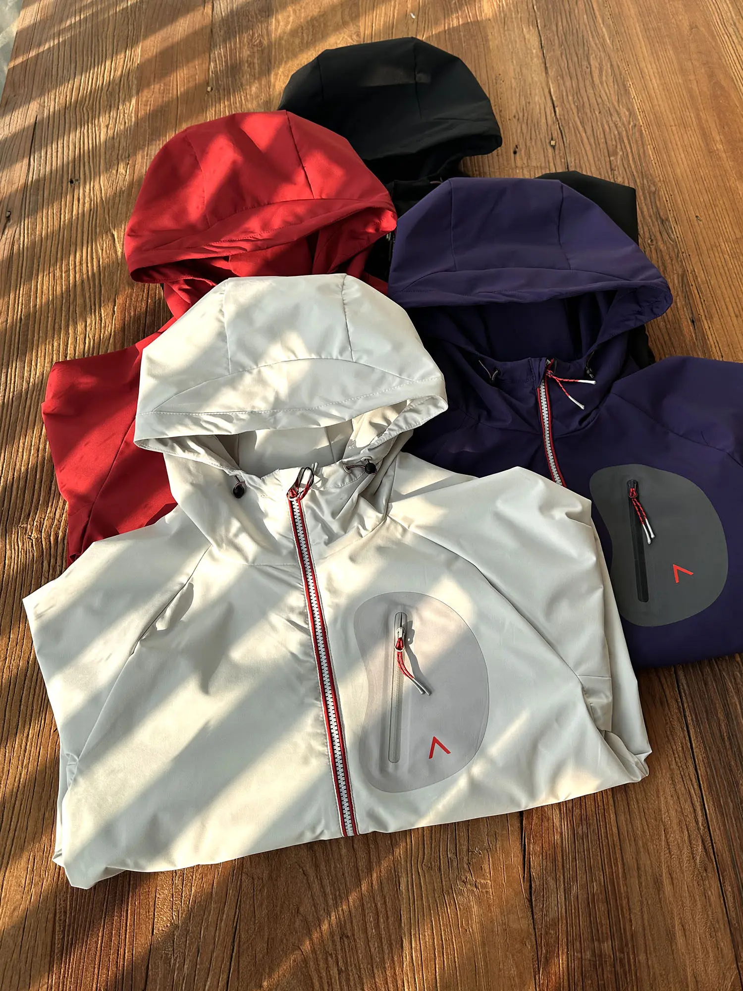 Outdoor Women's Fleece Softshell Jacket Hooded Zipper Closure Windproof Color Block Design Spring 2026 Standard Fit Short Coat
Outdoor Women's Fleece Softshell Jacket Hooded Zipper Closure Windproof Color Block Design Spring 2026 Standard Fit Short Coat