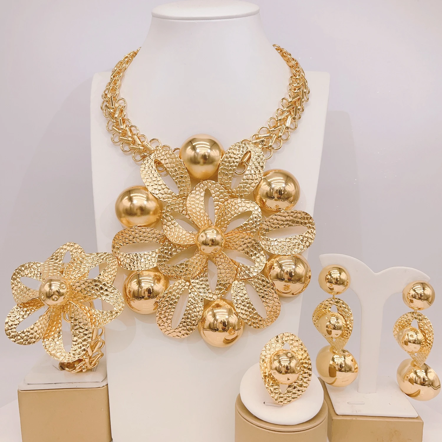 Naija Woman Brazilian Party Jewelry Set Light Weight Flower Necklace Chain Earrings Bangle Bracelet Ring
Naija Woman Brazilian Party Jewelry Set Light Weight Flower Necklace Chain Earrings Bangle Bracelet Ring
