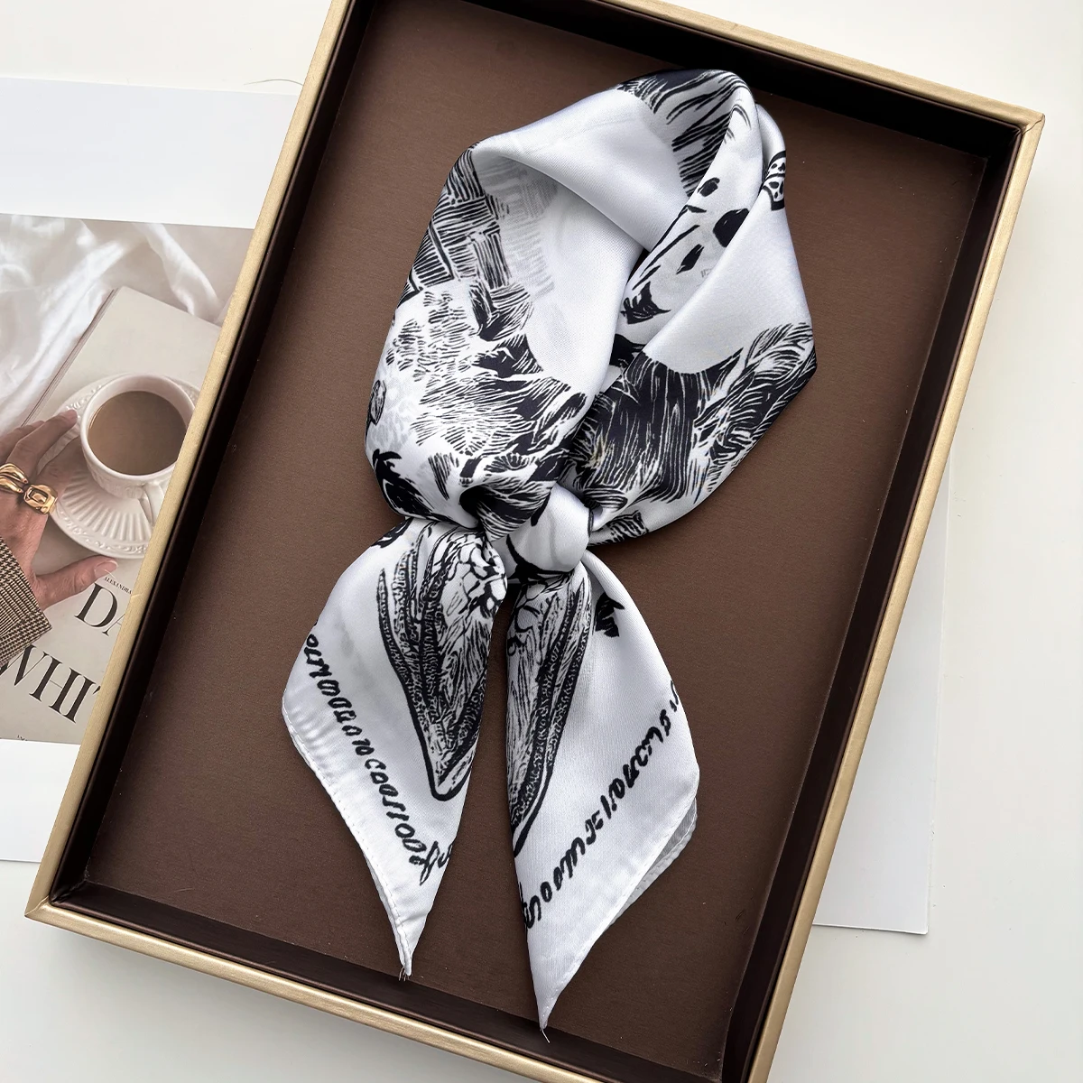Fashion Imitation Silk Square Scarf For Women Stylish Printed Scarves Bandanas Luxury Hijab Neckerchief Elegant Shawl Wraps
Fashion Imitation Silk Square Scarf For Women Stylish Printed Scarves Bandanas Luxury Hijab Neckerchief Elegant Shawl Wraps