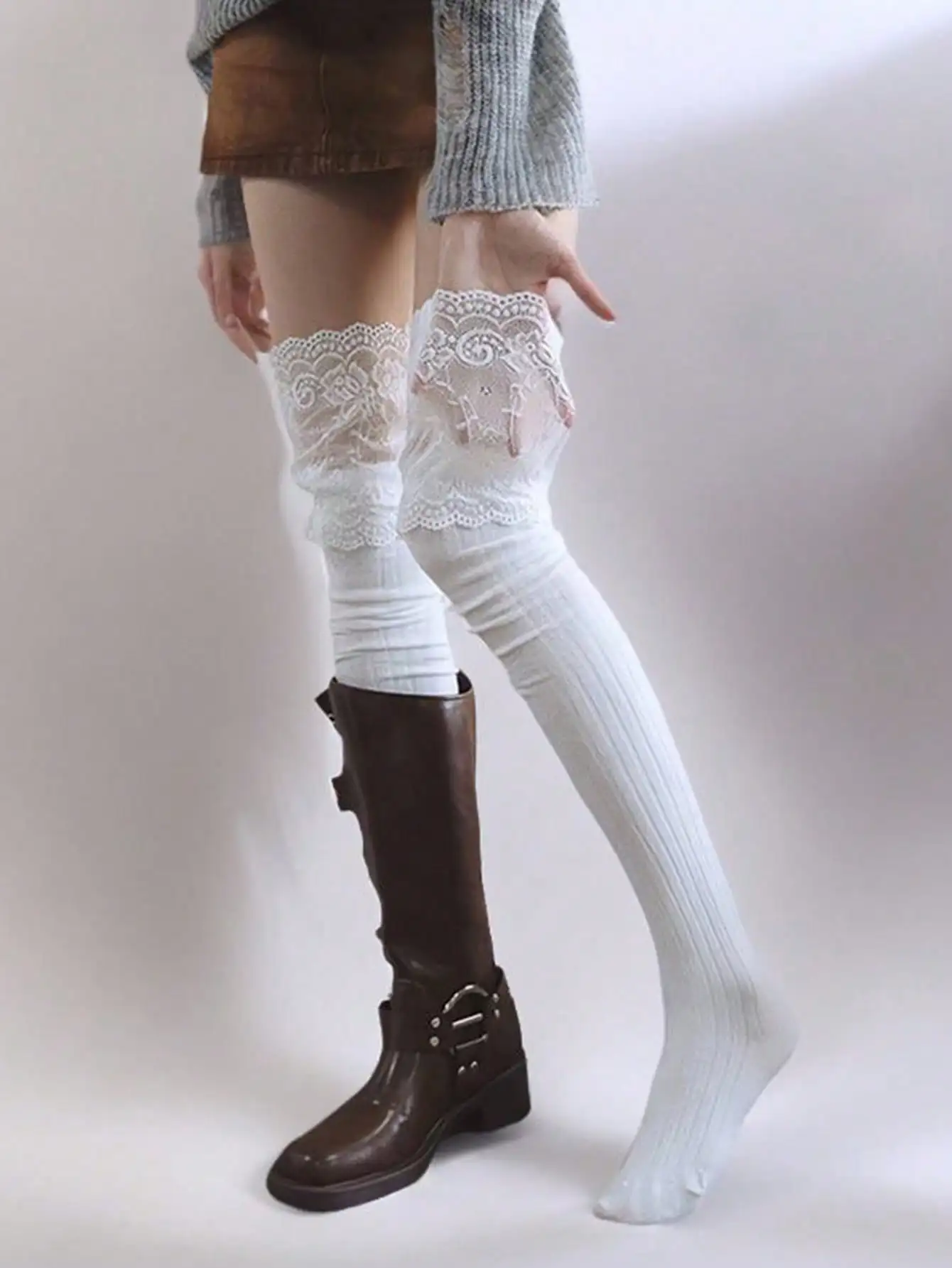 1pair Black & White Lace Trim Vertical Stripe Thigh High Socks, Japanese School Style
1pair Black & White Lace Trim Vertical Stripe Thigh High Socks, Japanese School Style