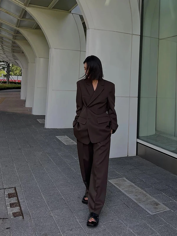 Женский двубортный длинный винтажный пиджак свободного кроя, деловой костюмный пиджак, верхняя одежда для повседневной носки
Женский двубортный длинный винтажный пиджак свободного кроя, деловой костюмный пиджак, верхняя одежда для повседневной носки