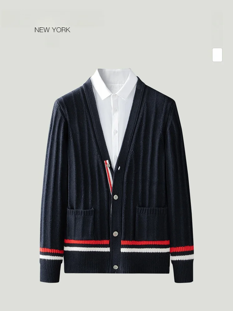 Мужской шерстяной вязаный свитер в полоску с цветовыми блоками, осенне-зимняя новинка, с круглым вырезом, длинными рукавами, верхняя одежда
Мужской шерстяной вязаный свитер в полоску с цветовыми блоками, осенне-зимняя новинка, с круглым вырезом, длинными рукавами, верхняя одежда